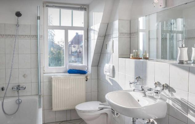 Suite - Photo 4