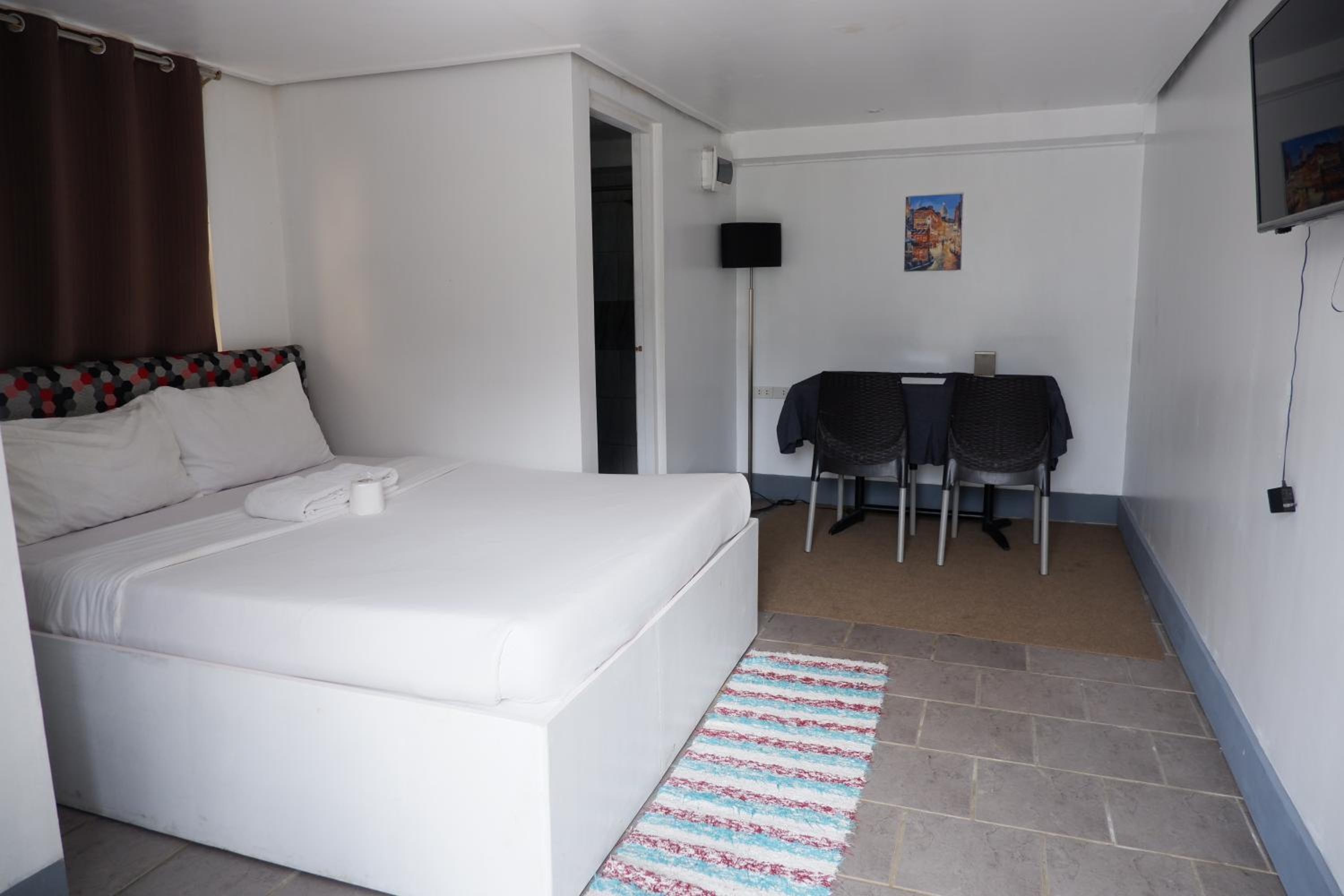 Standard Double Room - Photo 10