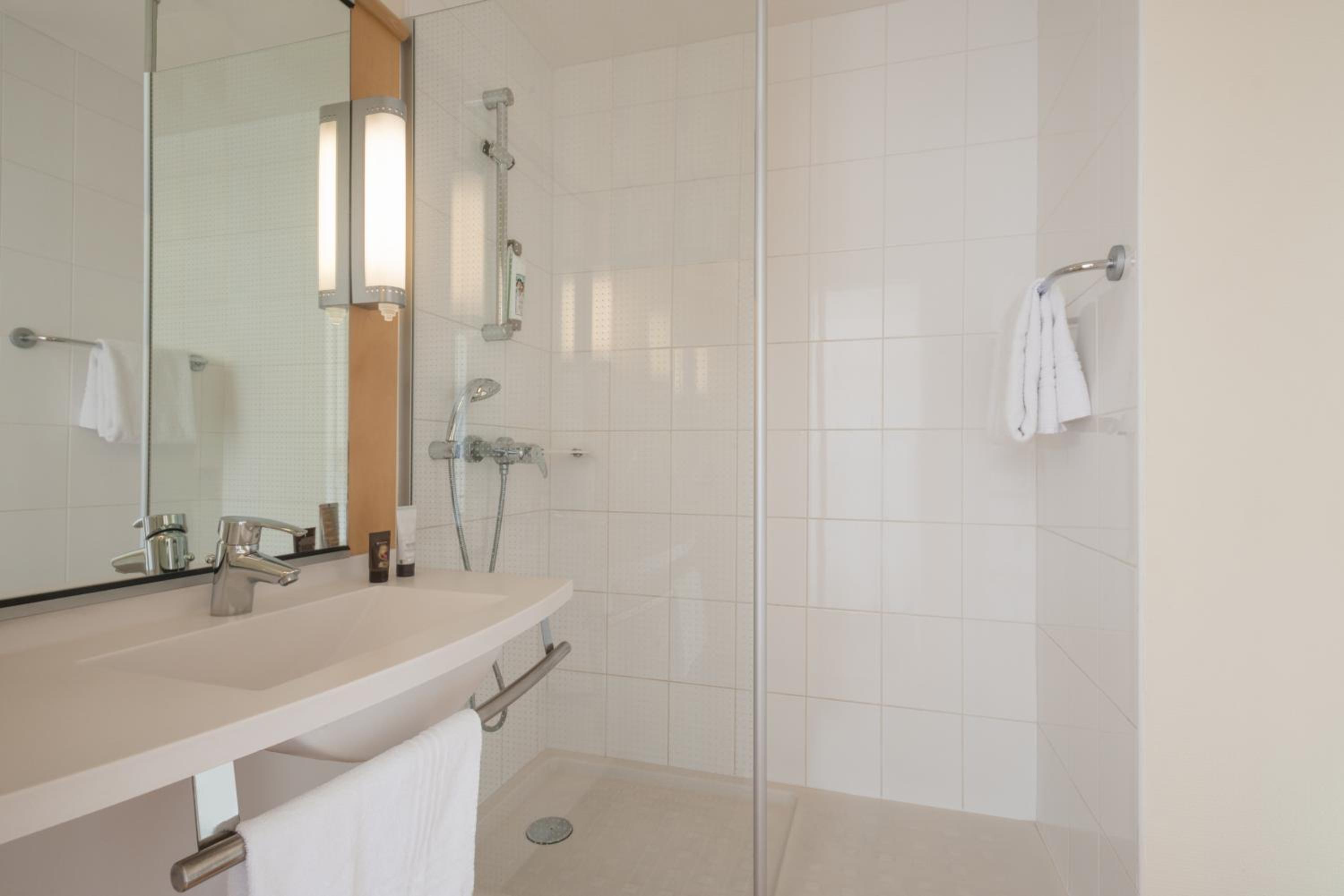 Standard Room with Two Single Beds
