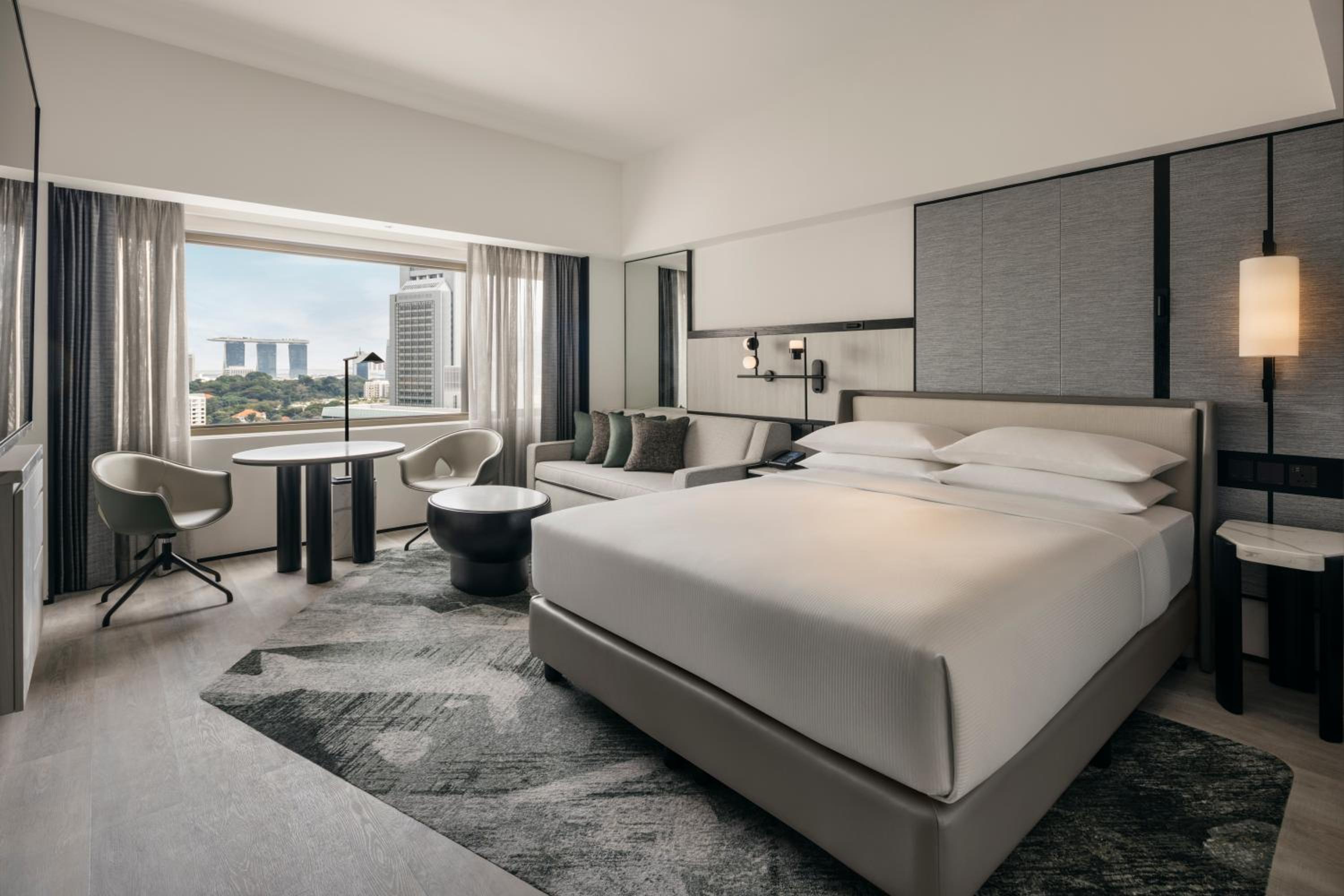 Deluxe King Room with High Floor and City View