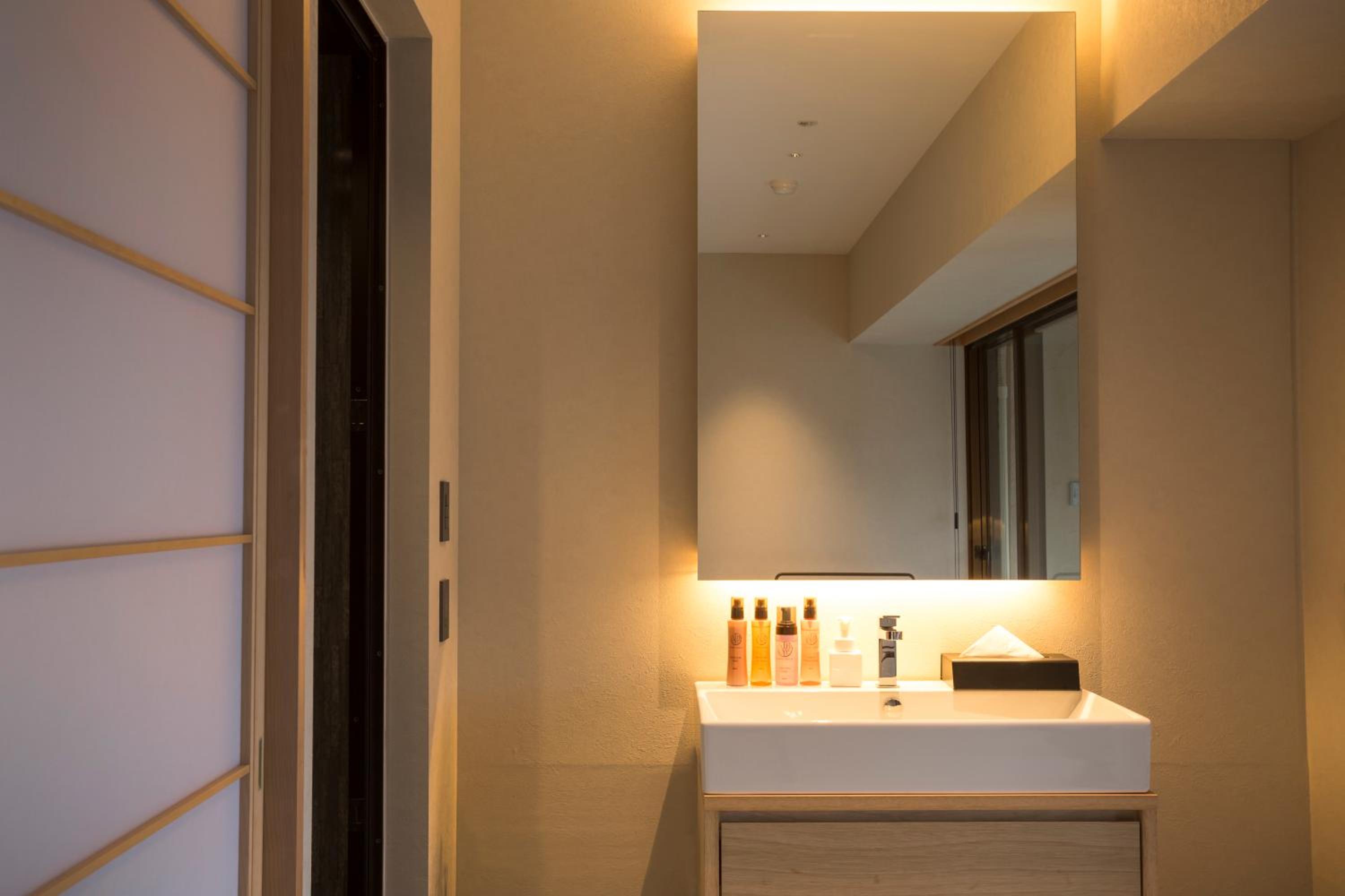 Twin Room with Private External Bathroom photo 3