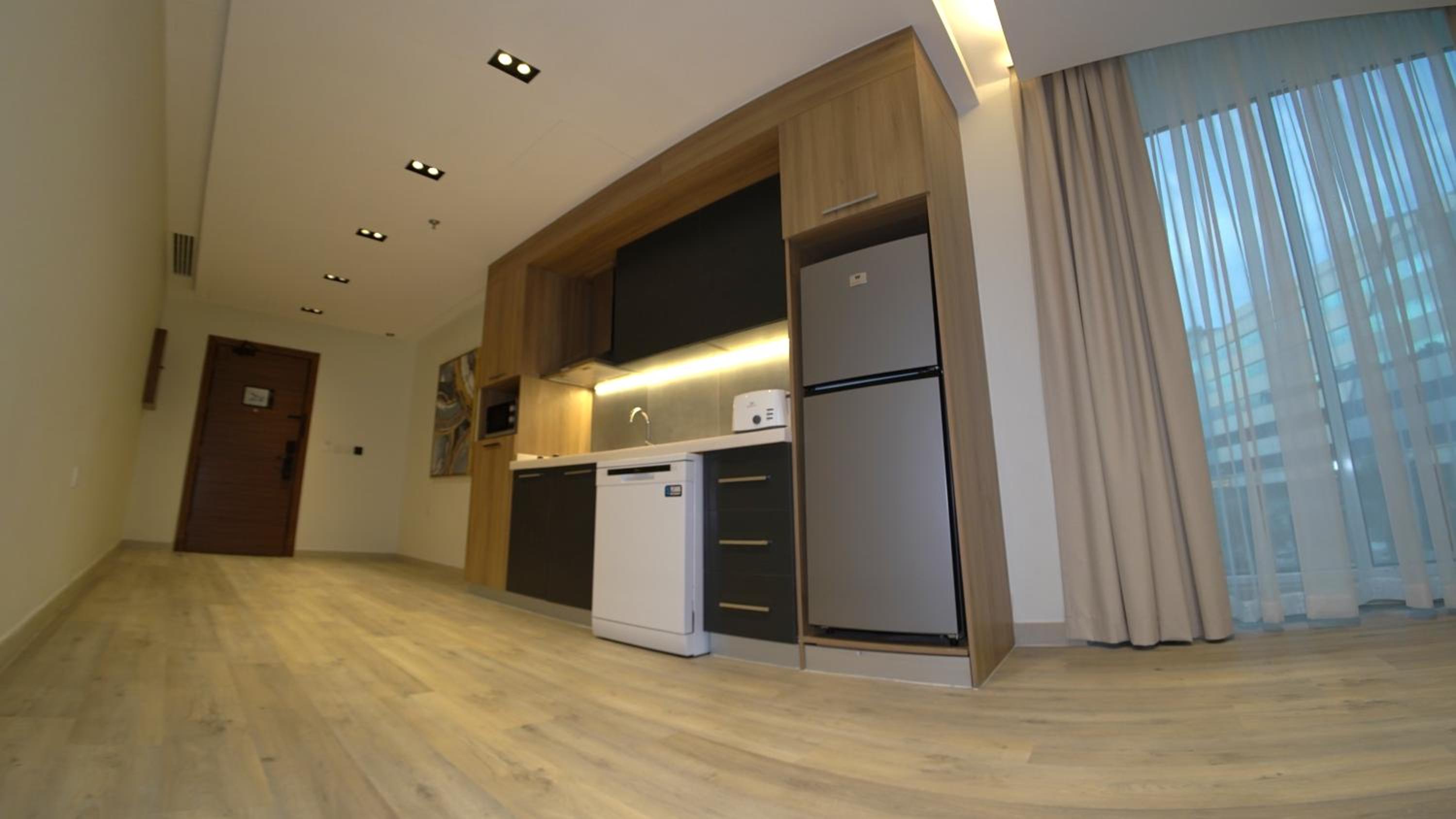 Deluxe One-Bedroom Suite - Photo 5