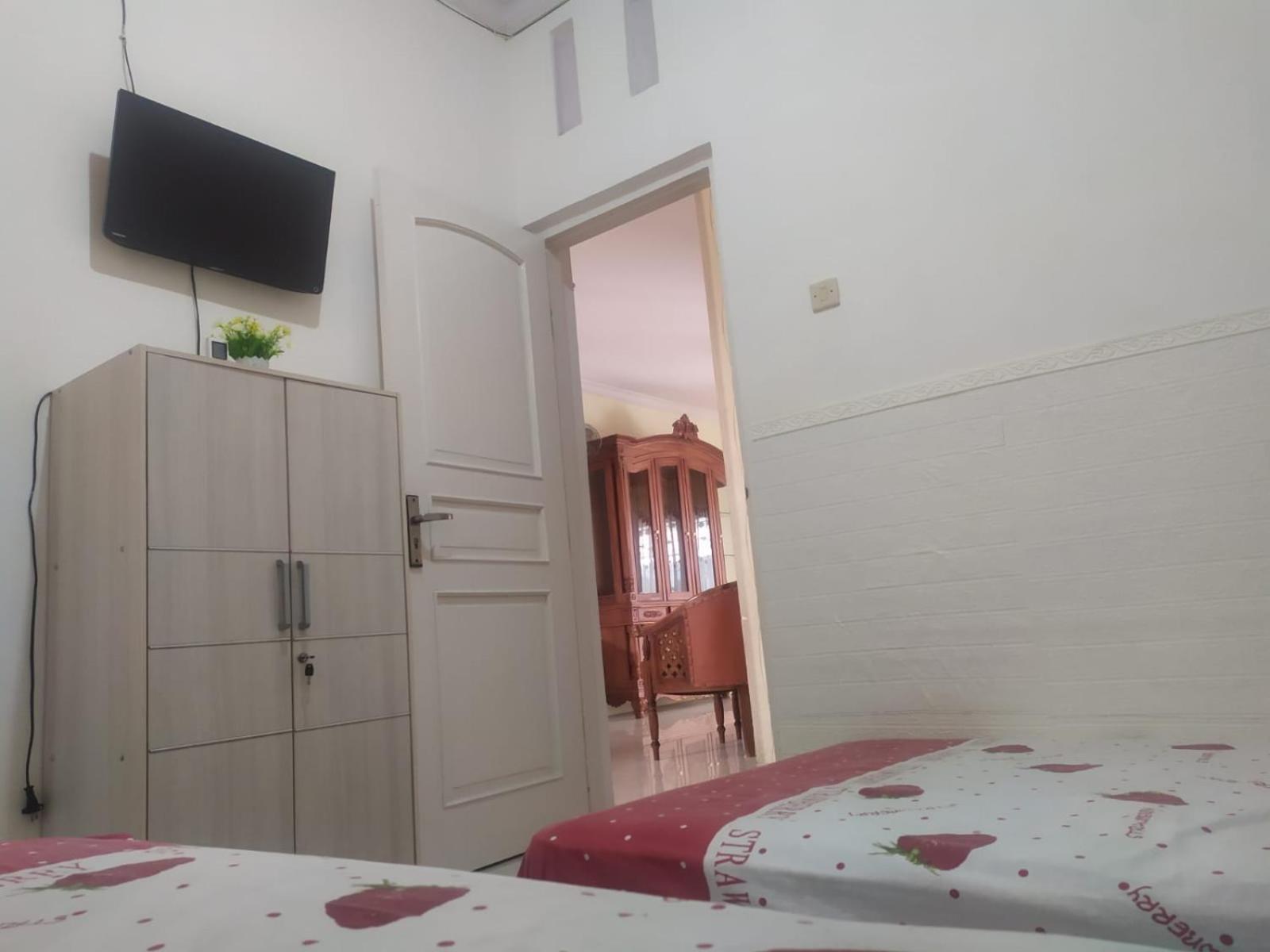 Two-Bedroom House - Photo 5