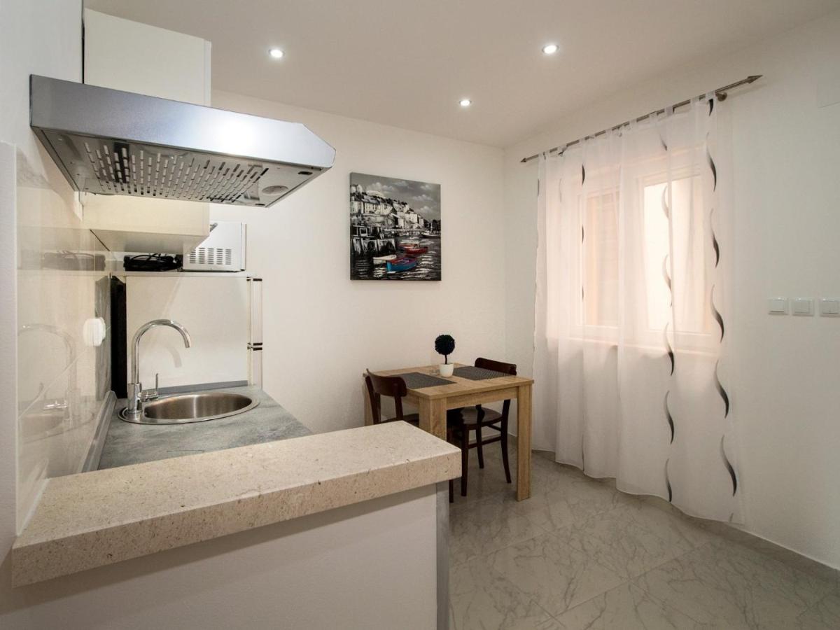 Apartment photo 1