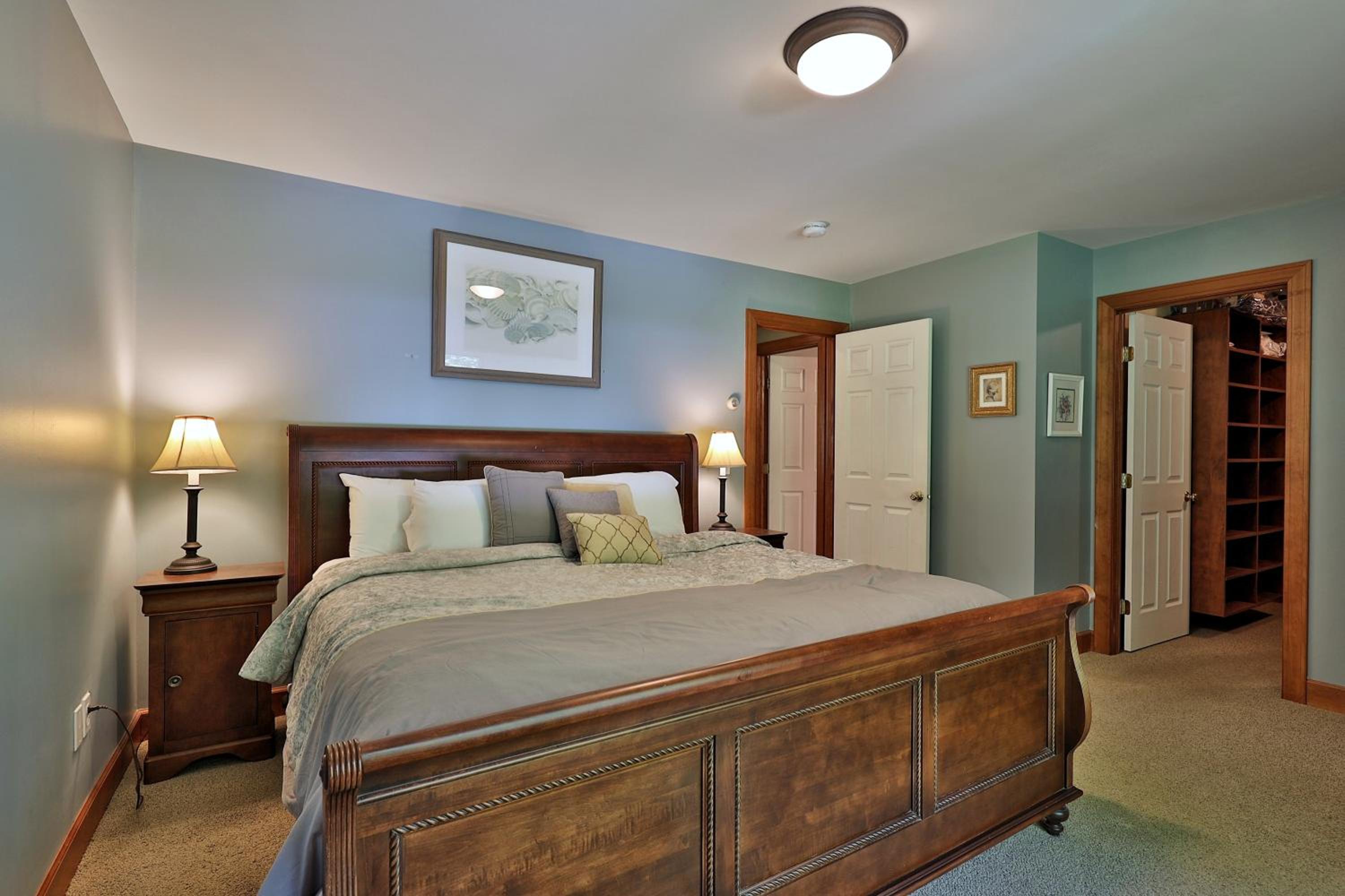 Three-Bedroom House photo 1