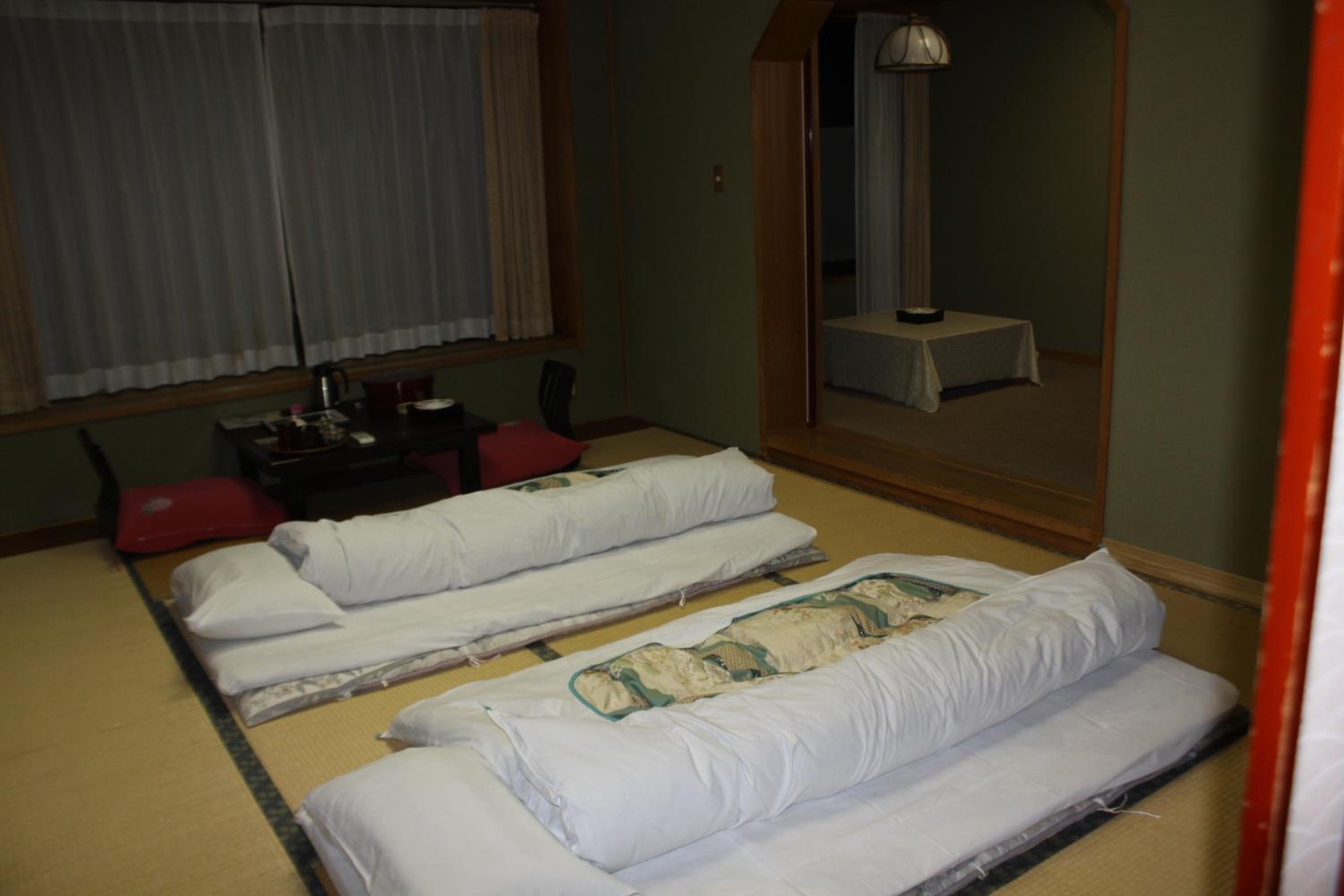 Japanese-Style Twin Room With Mountain View photo 2