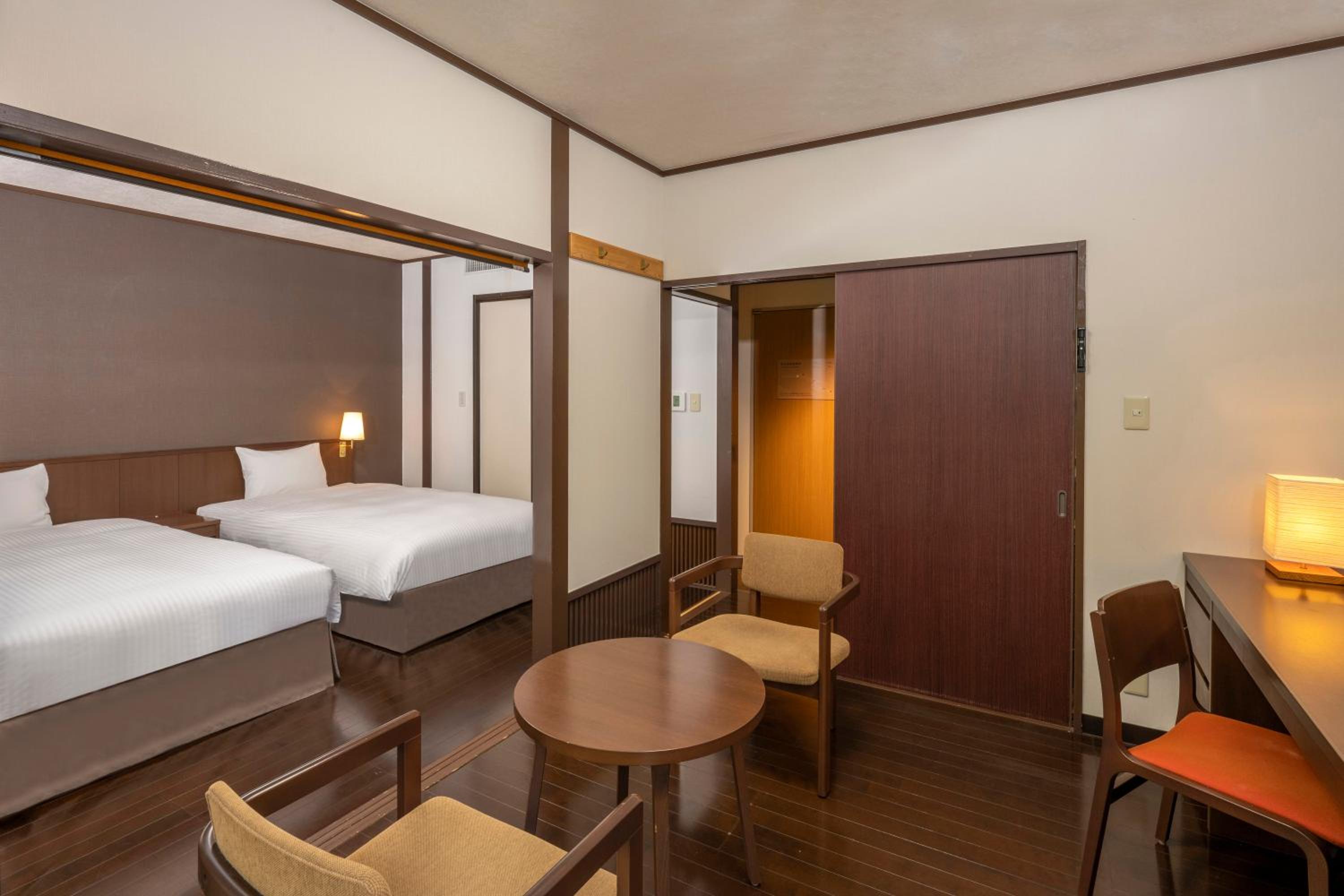 Standard Twin Room (2 Rooms)