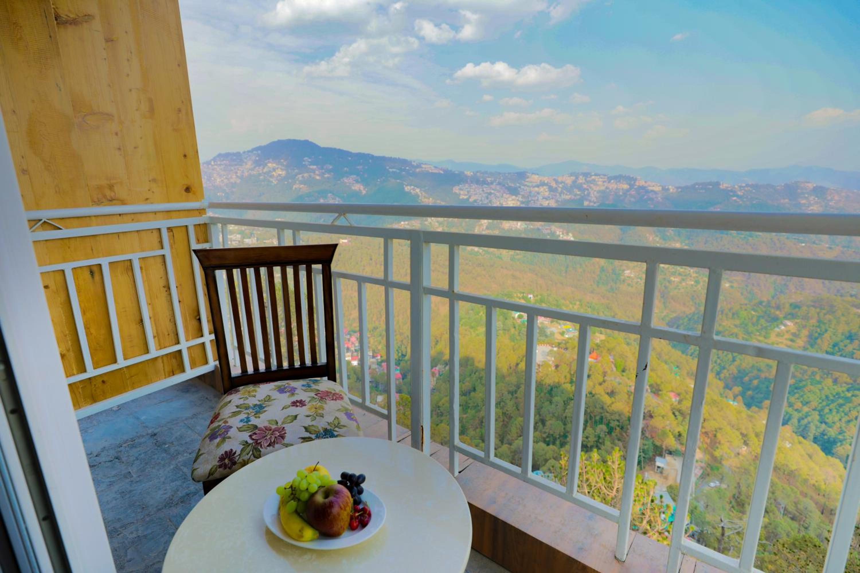 Suite Room With Valley View - Enjoy 1+1 Happy Hours Timing - 11 am - 7 Pm photo 3