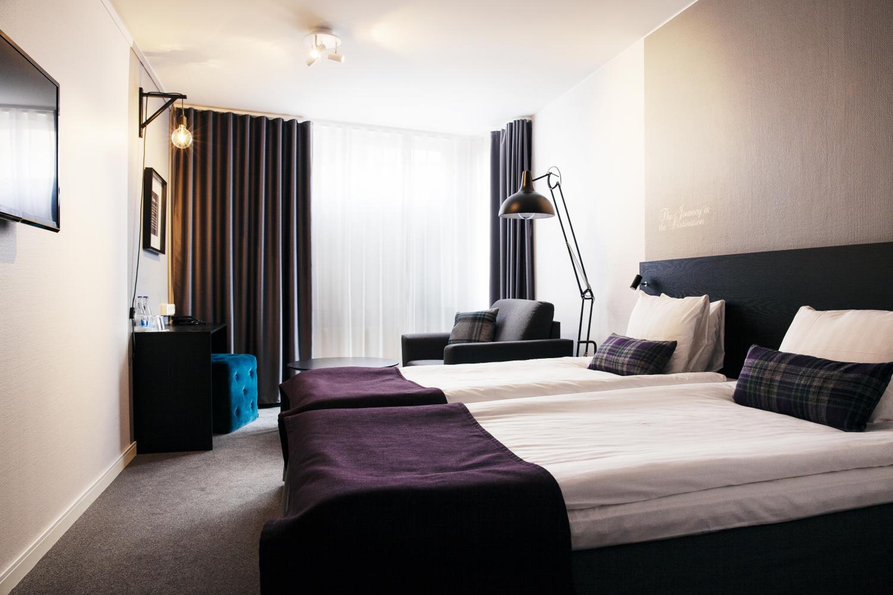 Family Twin Room - Non-Smoking - Photo 6