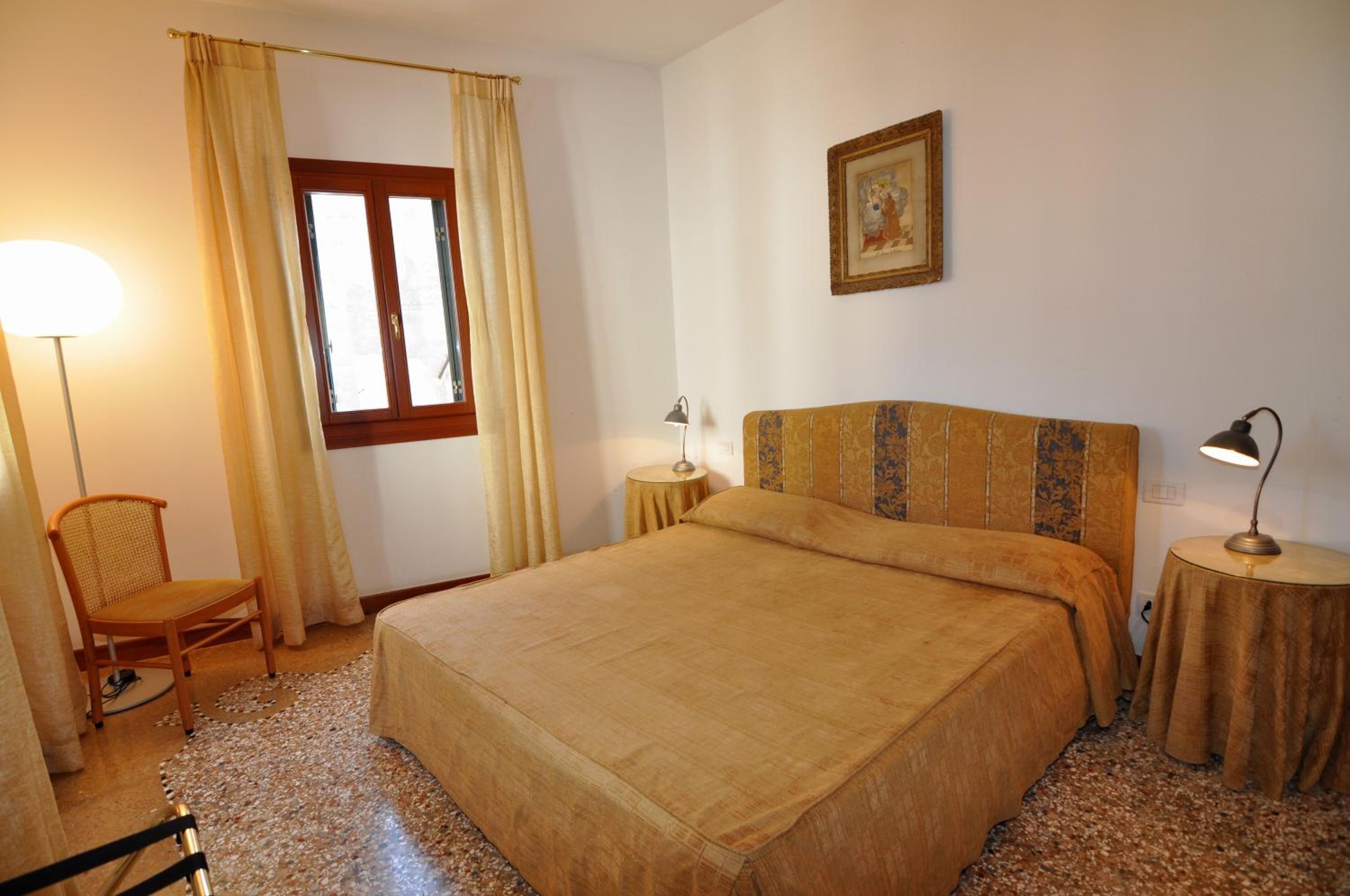 Ca' Veronese Two-Bedroom Apartment photo 3
