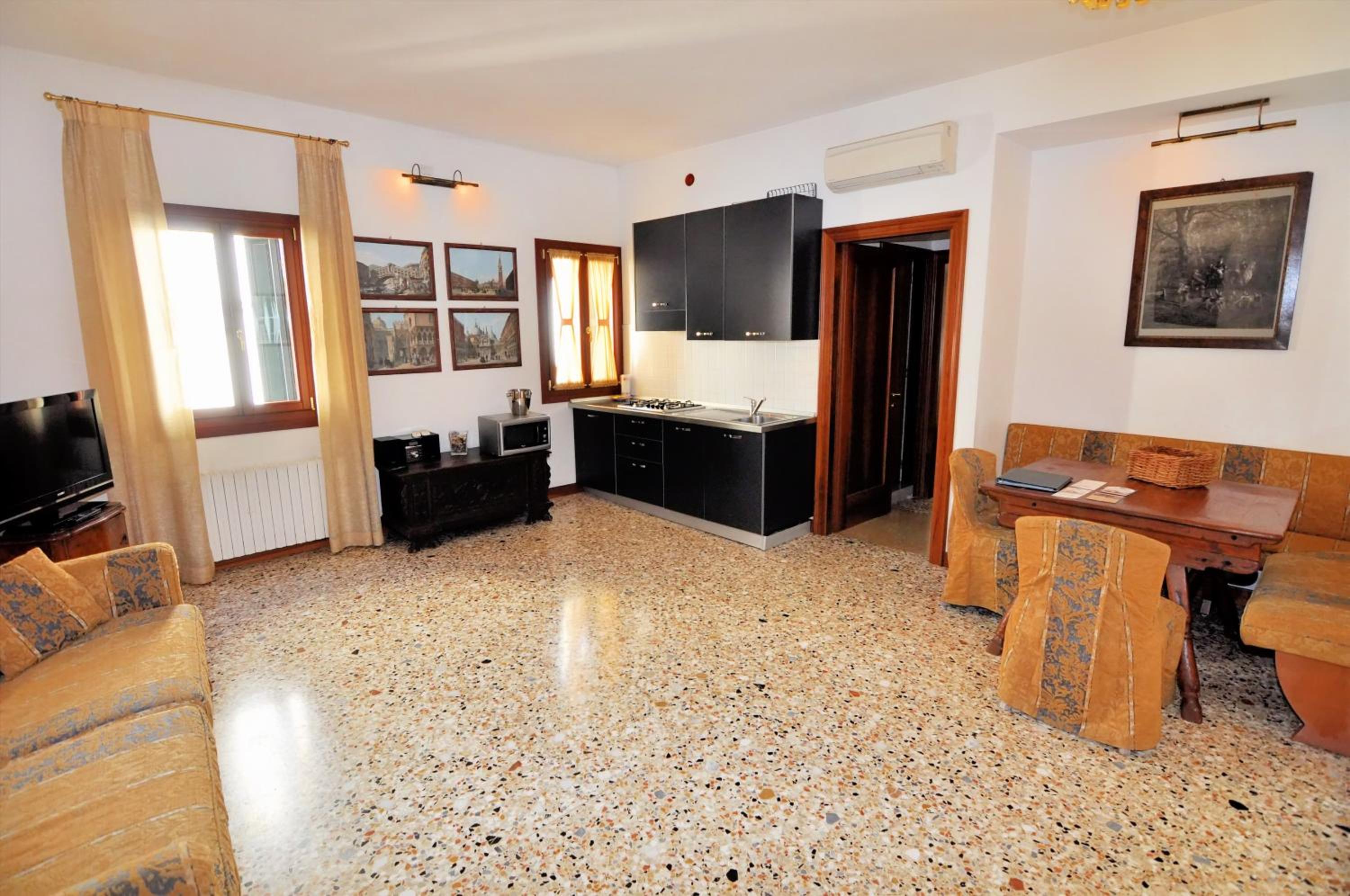 Ca' Veronese Two-Bedroom Apartment photo 1