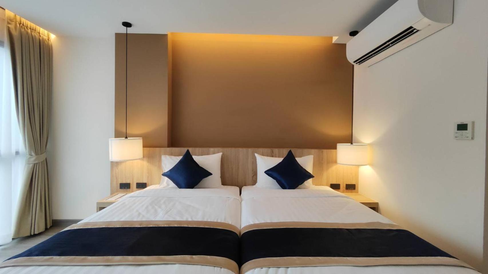 Superior Twin Beds - Photo 7
