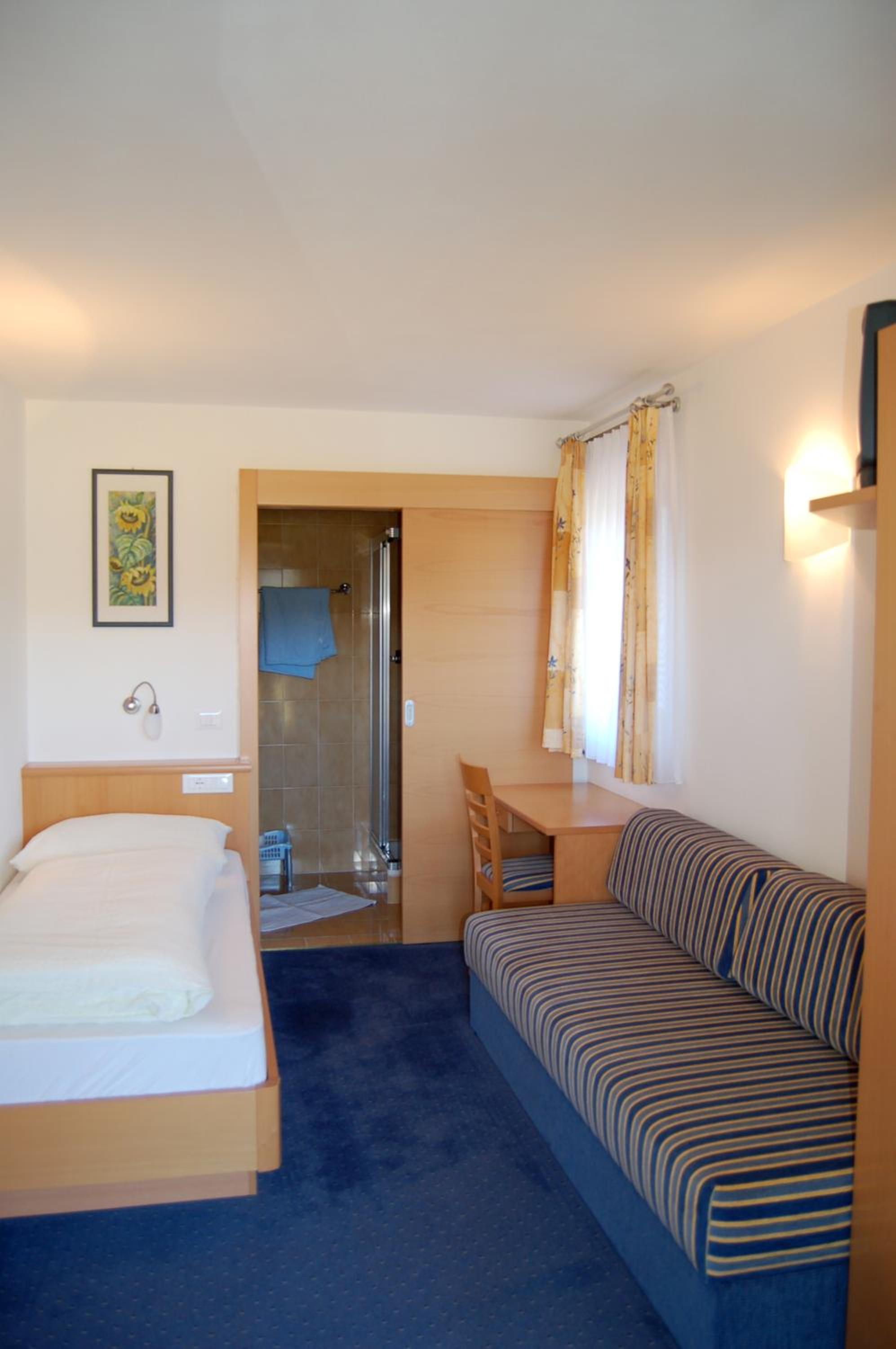 Single Room photo 1