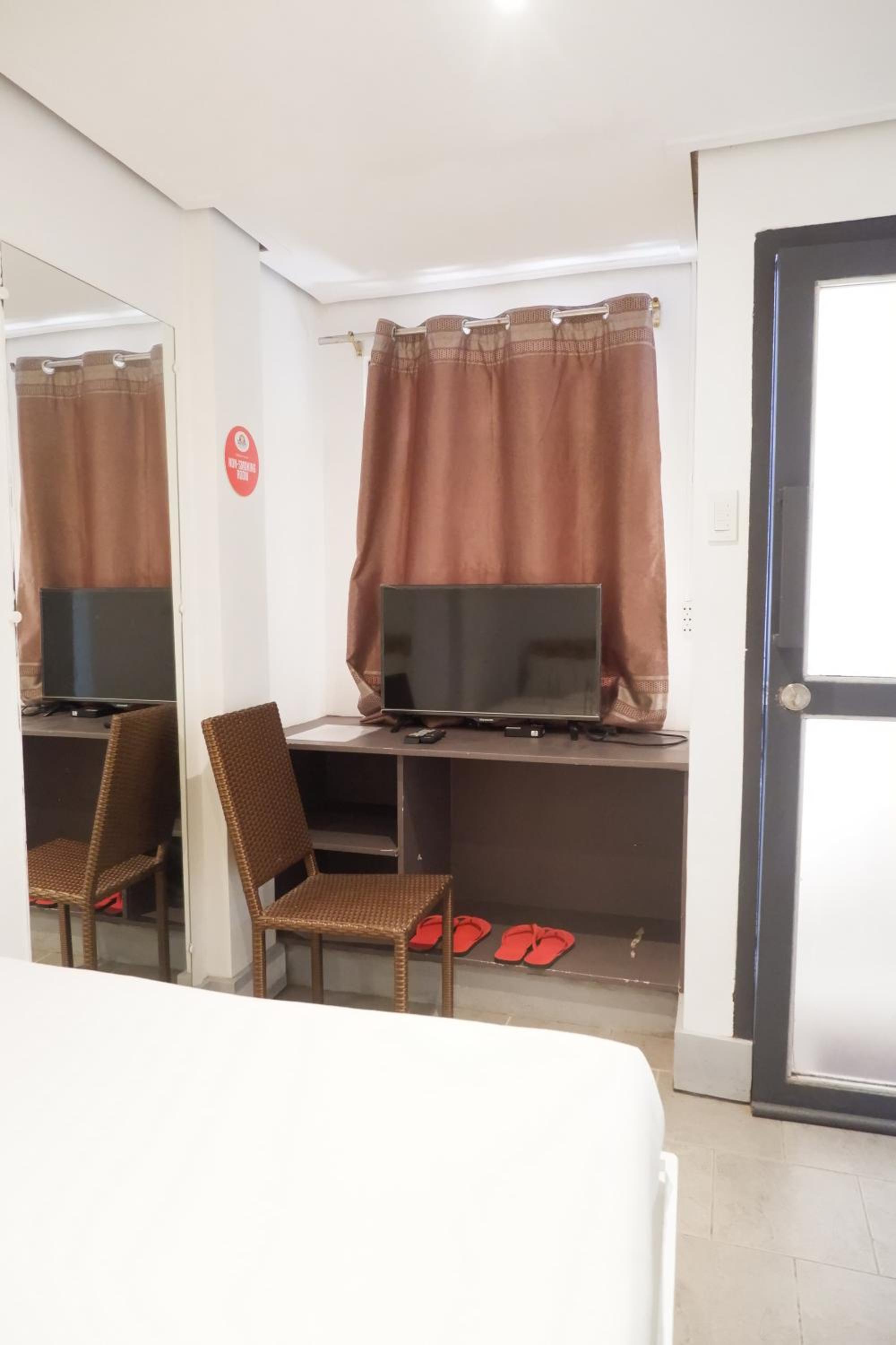 Standard Double Room - Photo 7