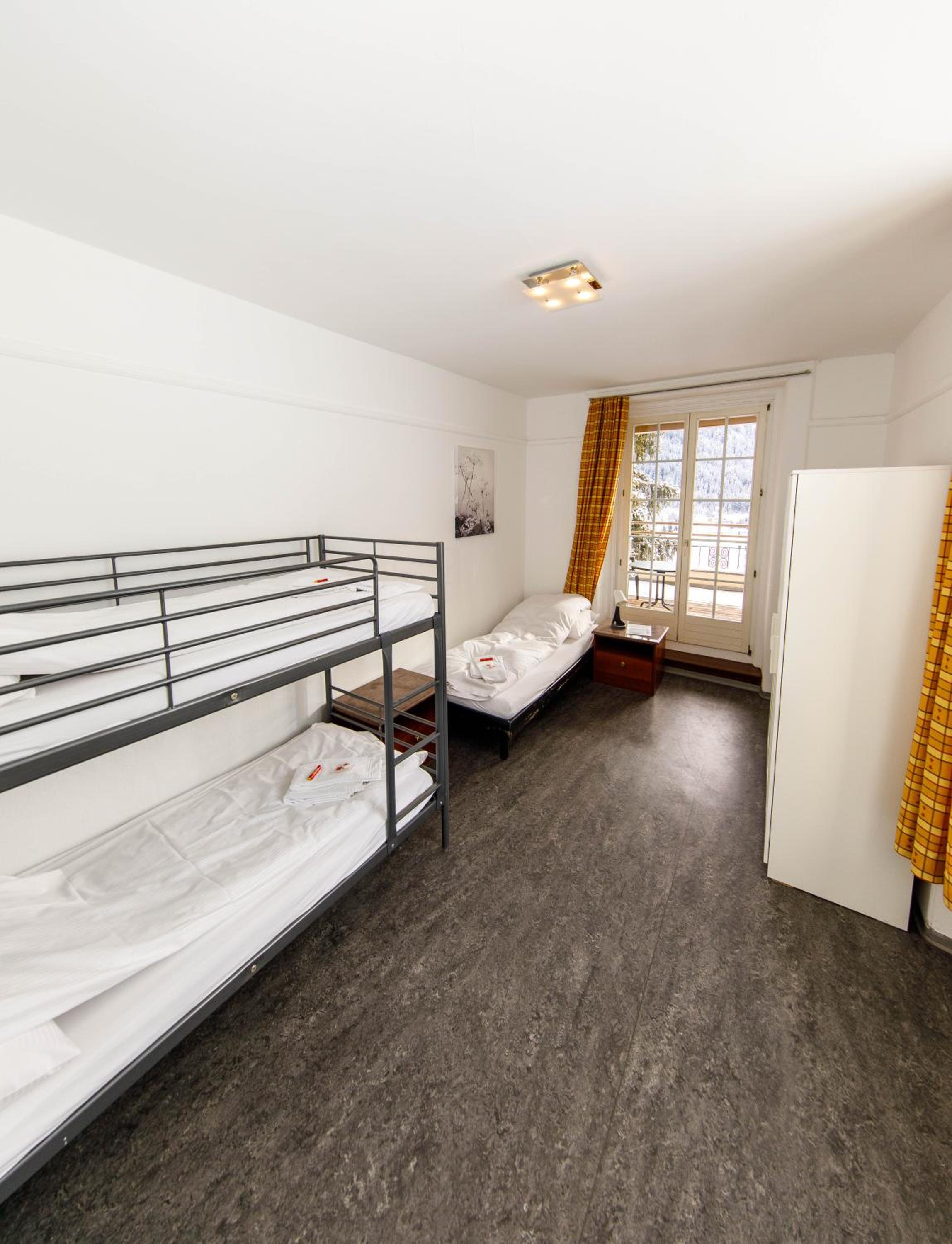 Triple Room with Private Bathroom photo 1