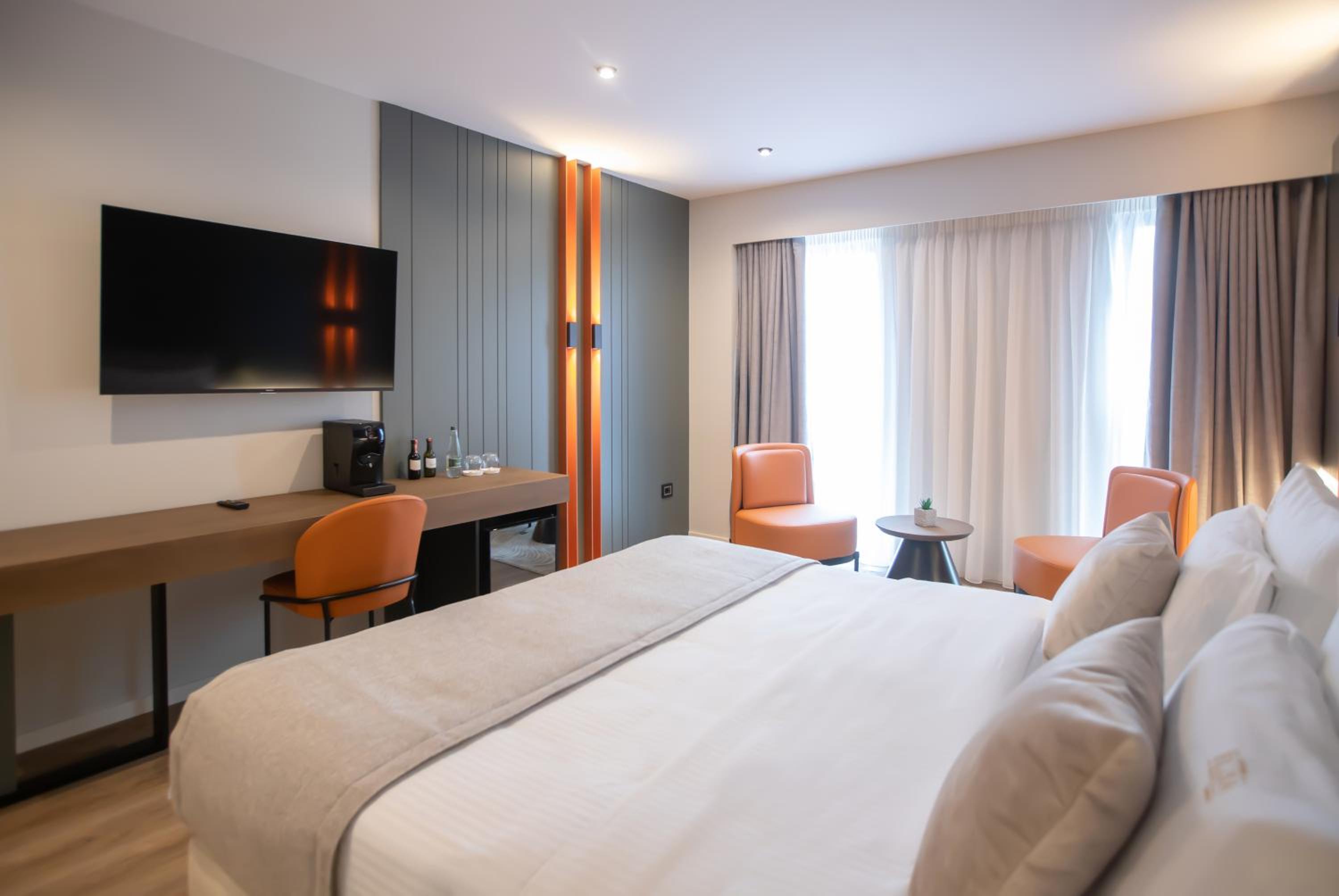Standard Room with Double Bed photo 2