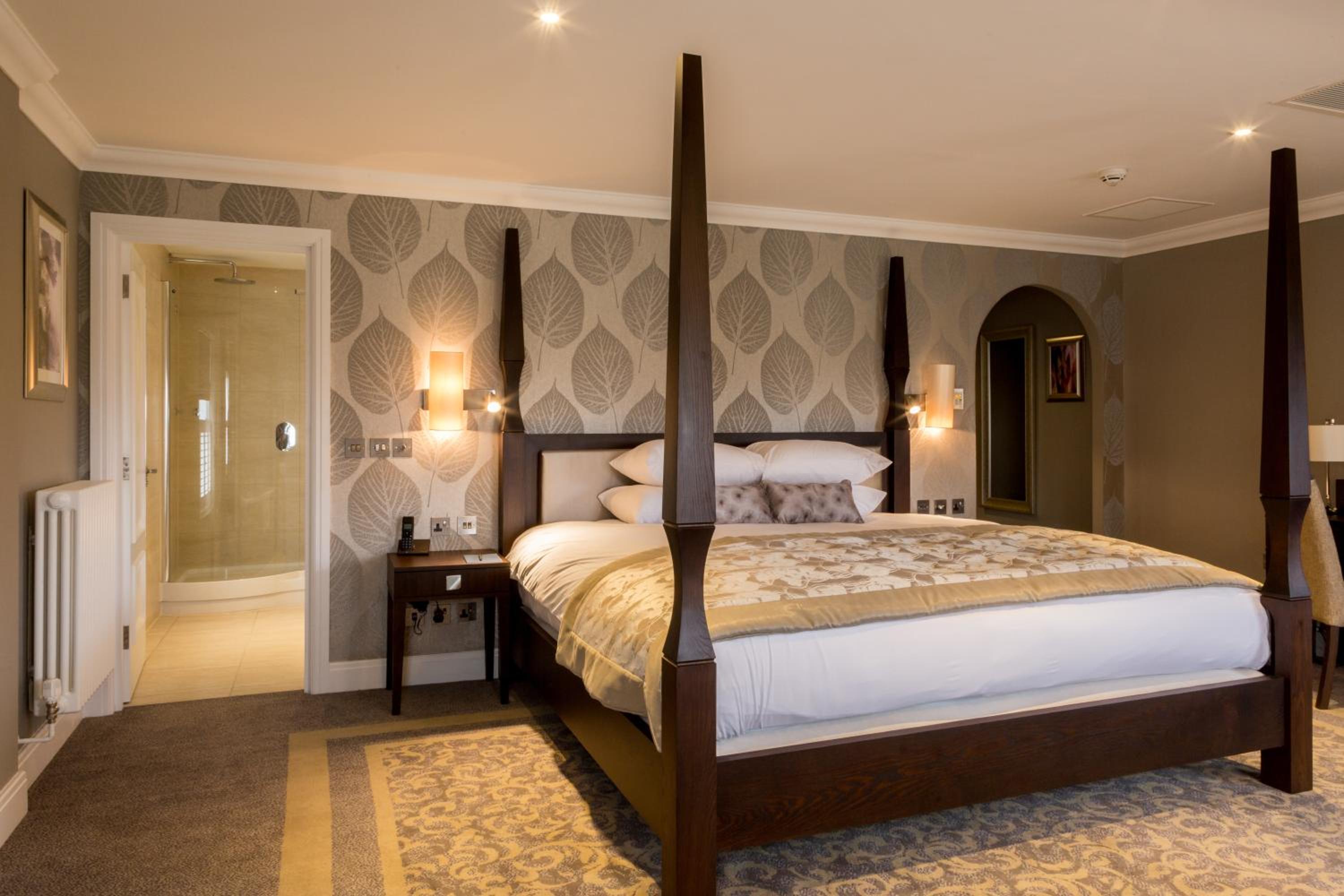 Four Poster Suite  - Photo 1