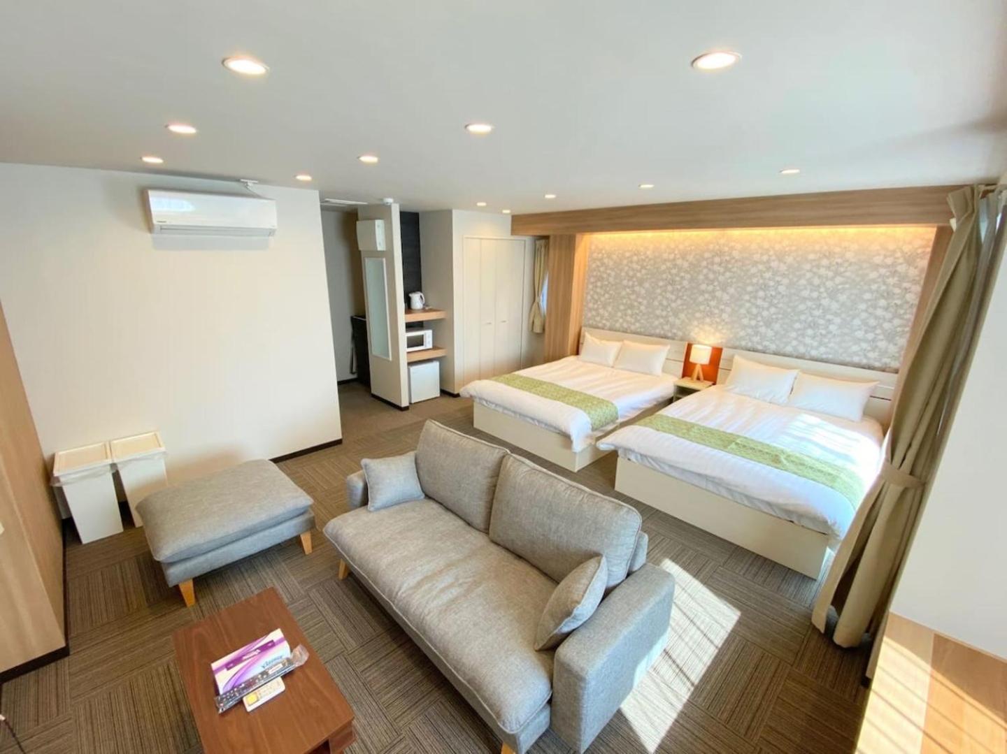Standard Family Room photo 2