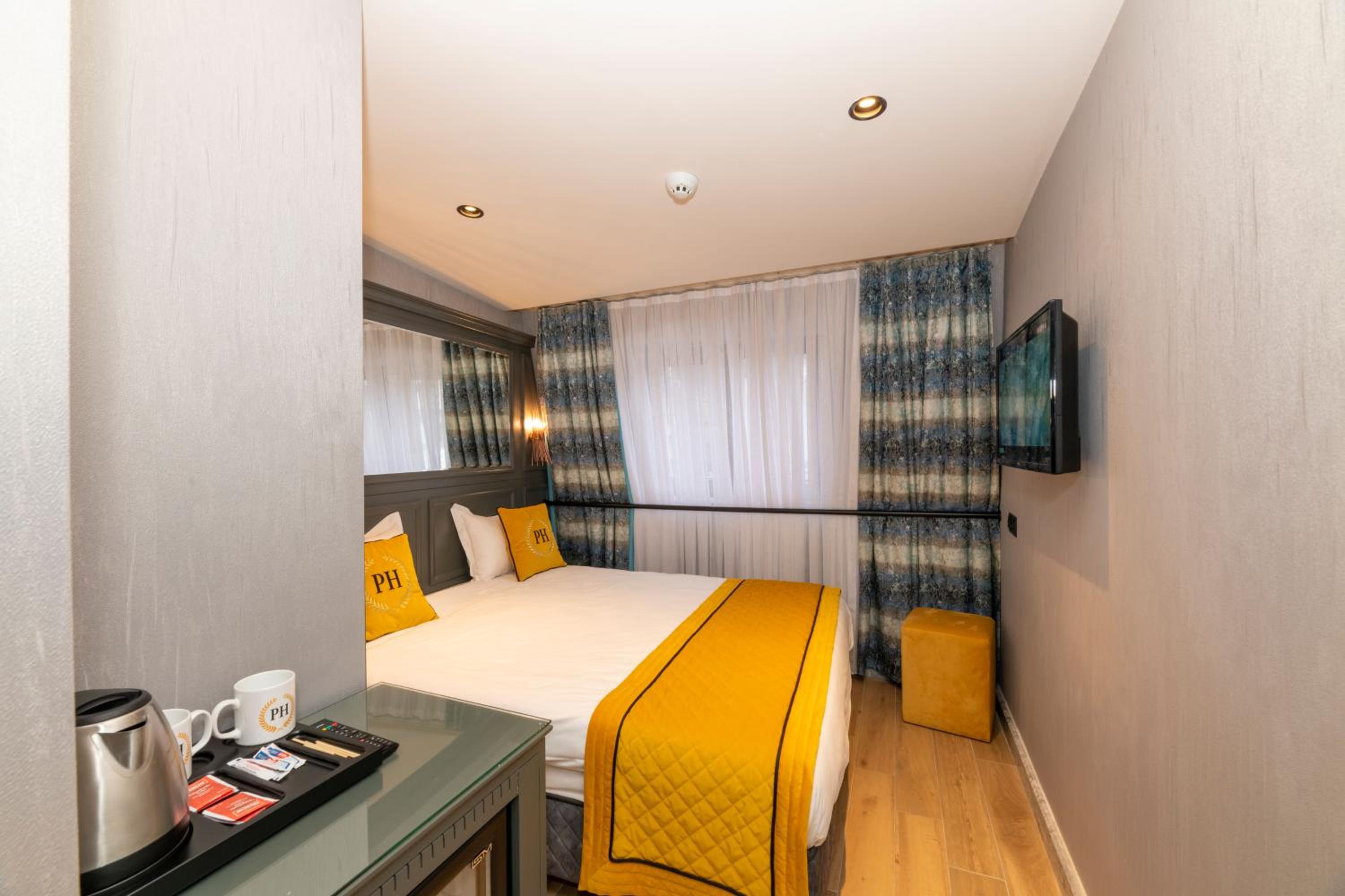 Budget Double Room photo 1