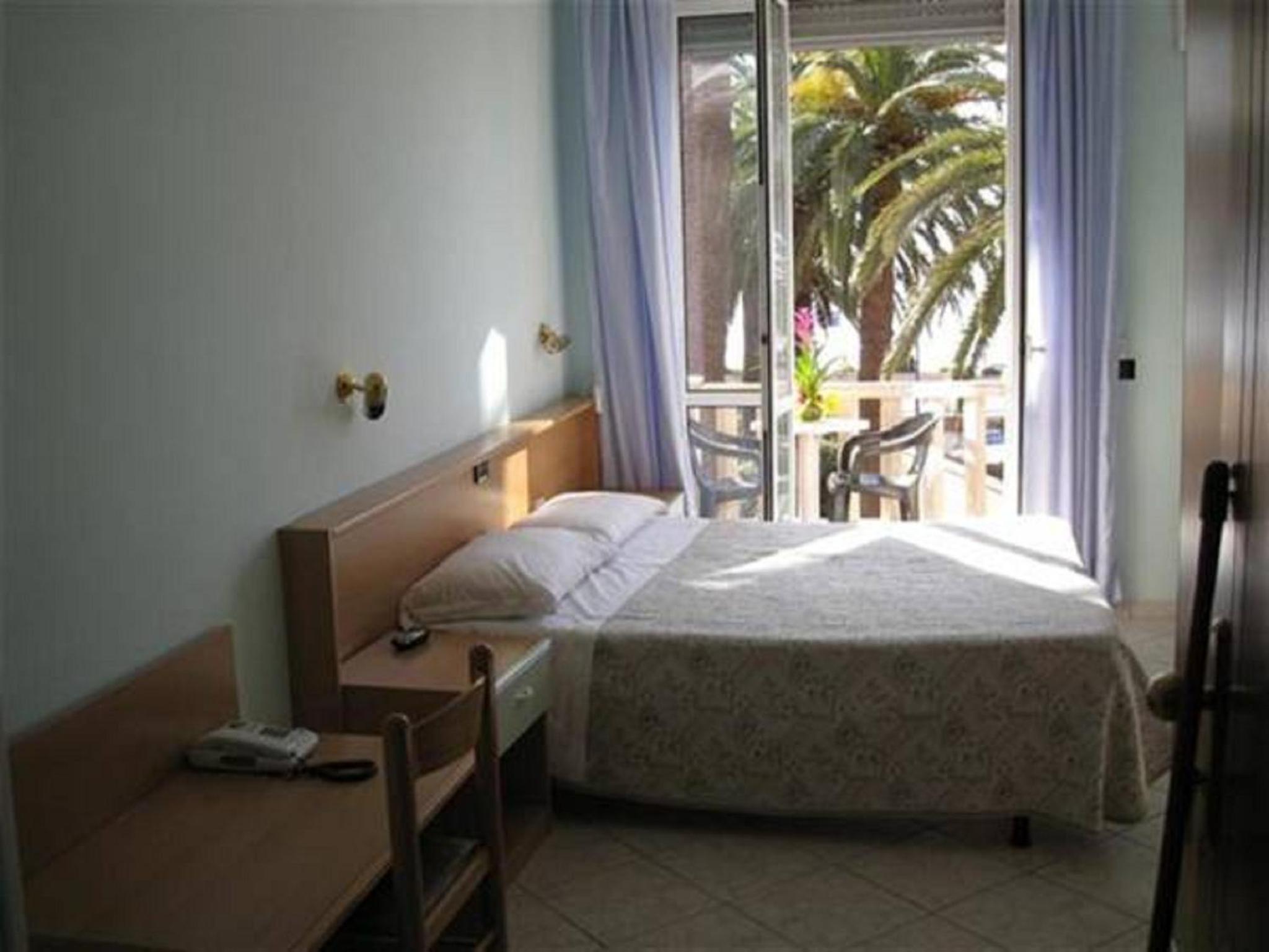 Double or Twin Room photo 1