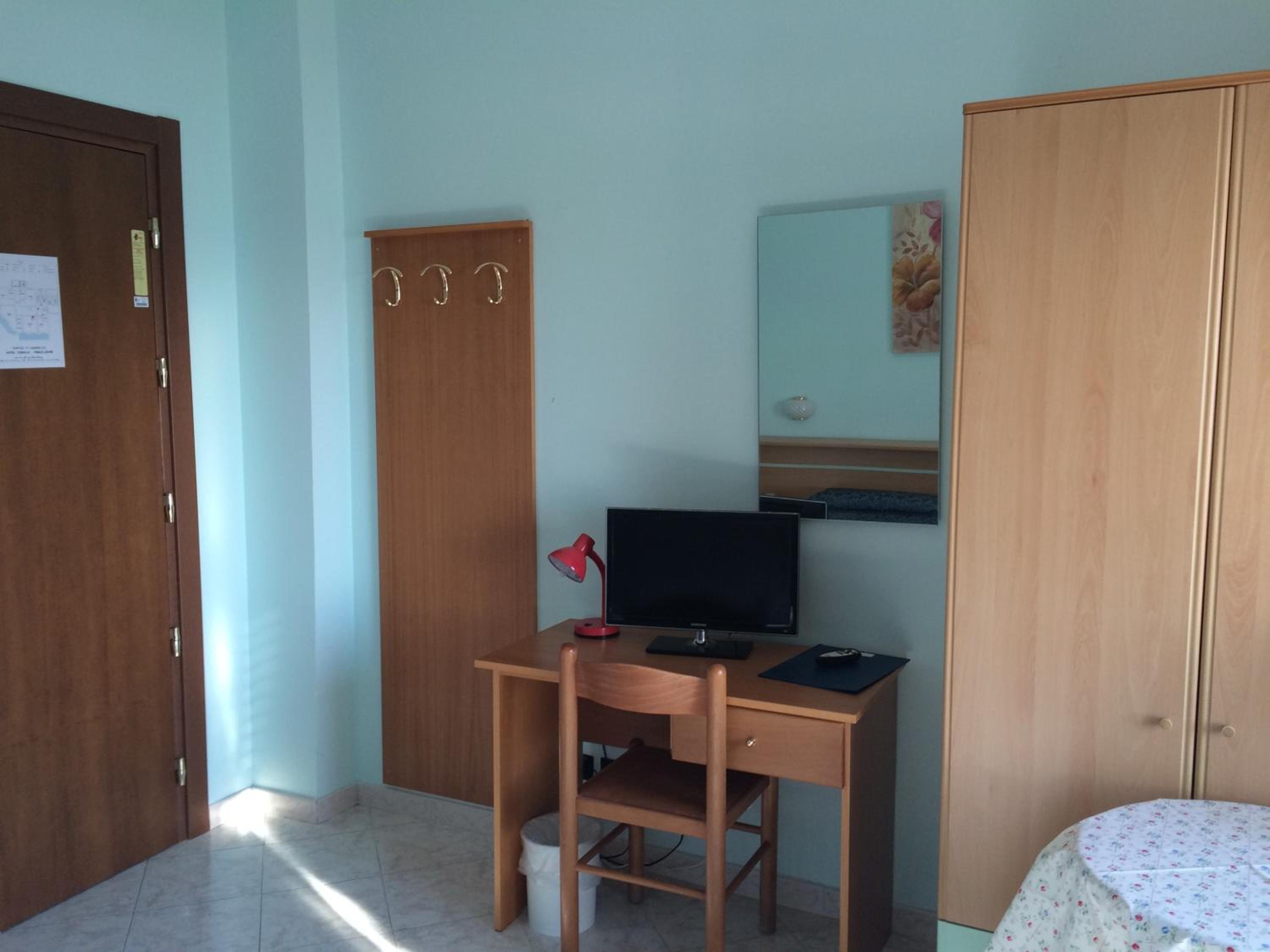 Double or Twin Room photo 3