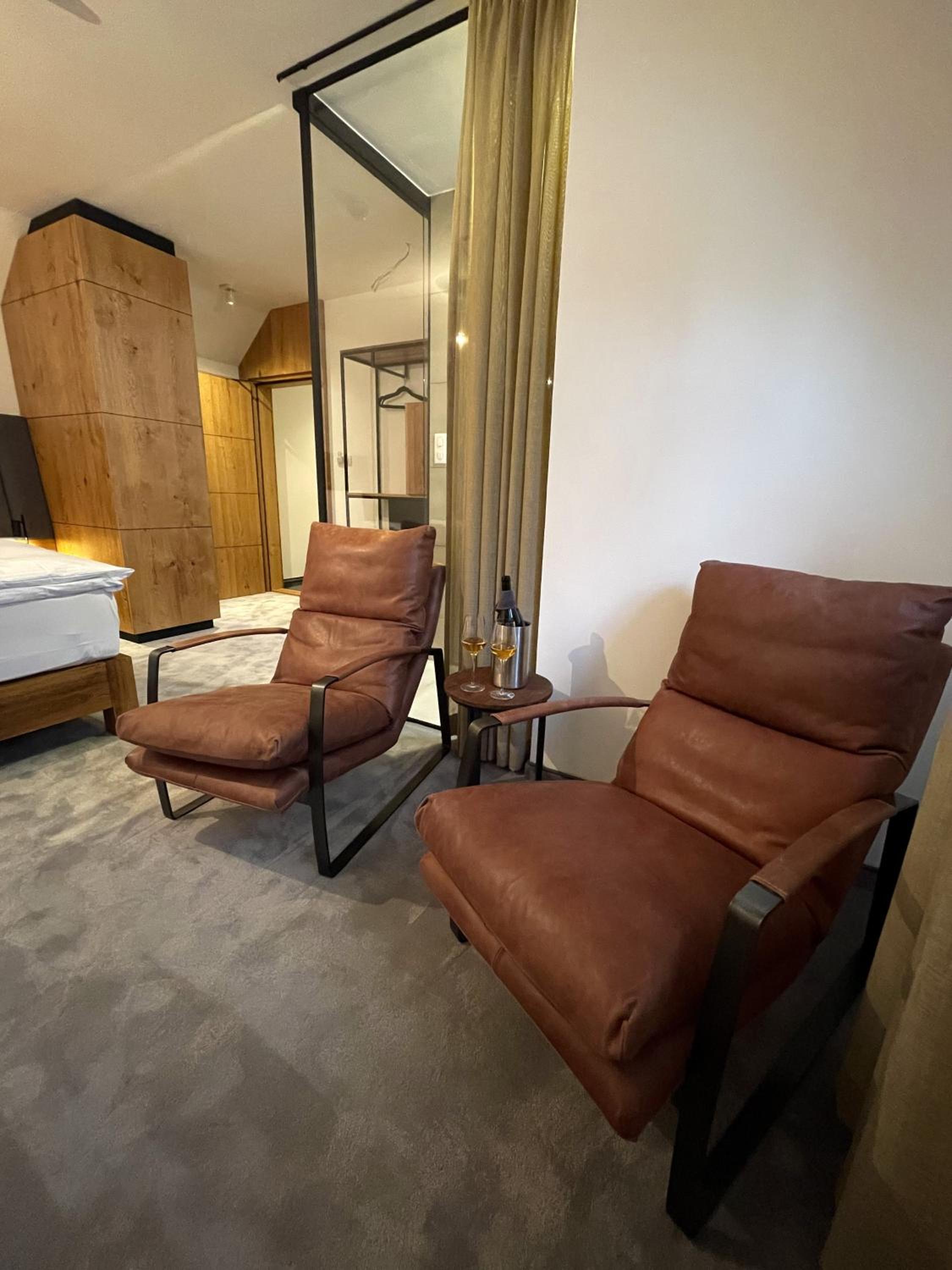 Deluxe Room - Photo 8