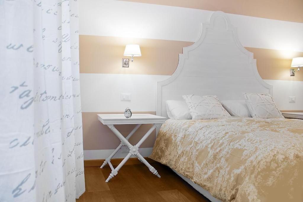 Superior King Room - Photo 6