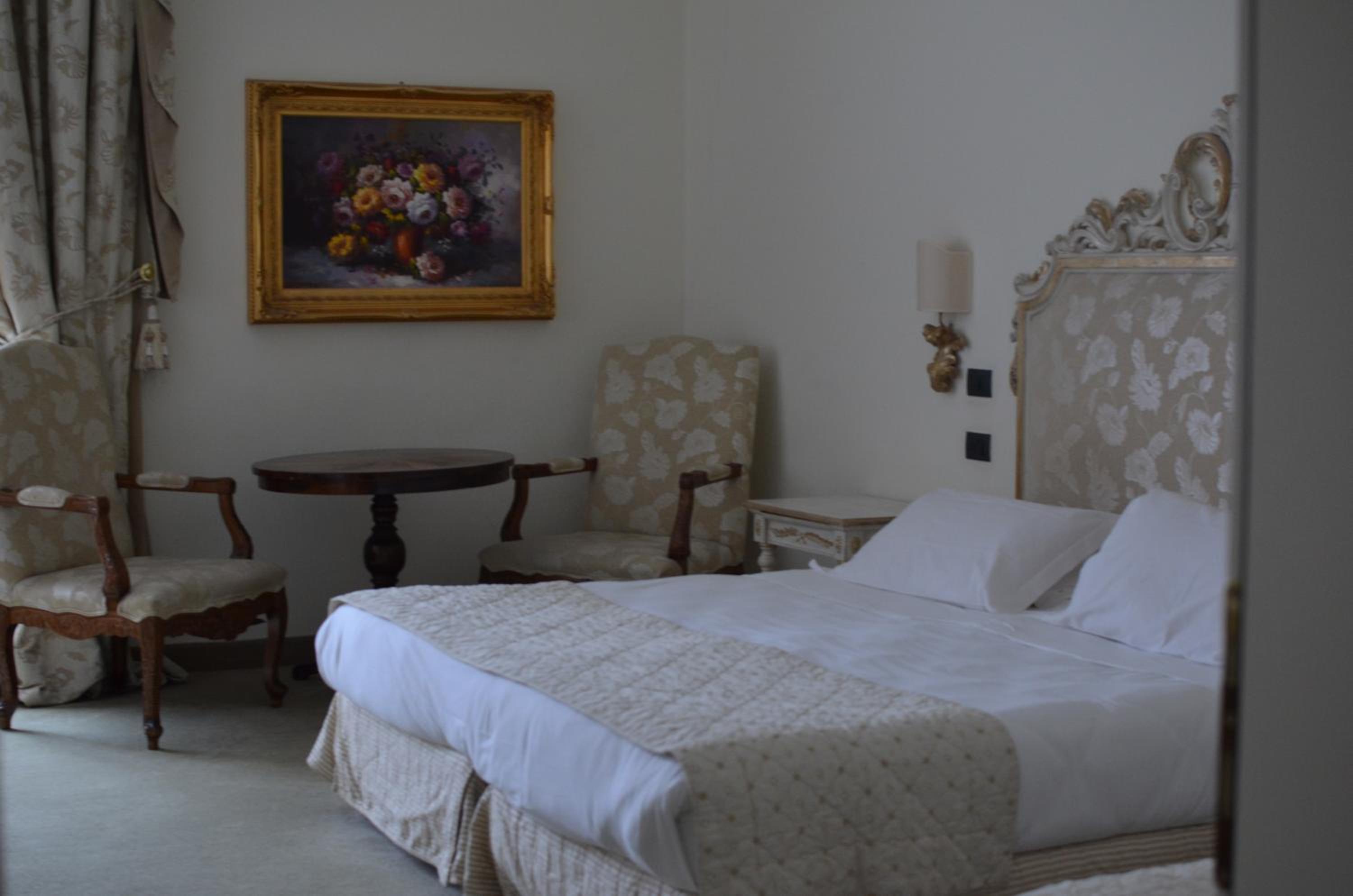 Deluxe Double or Twin Room - Photo 3