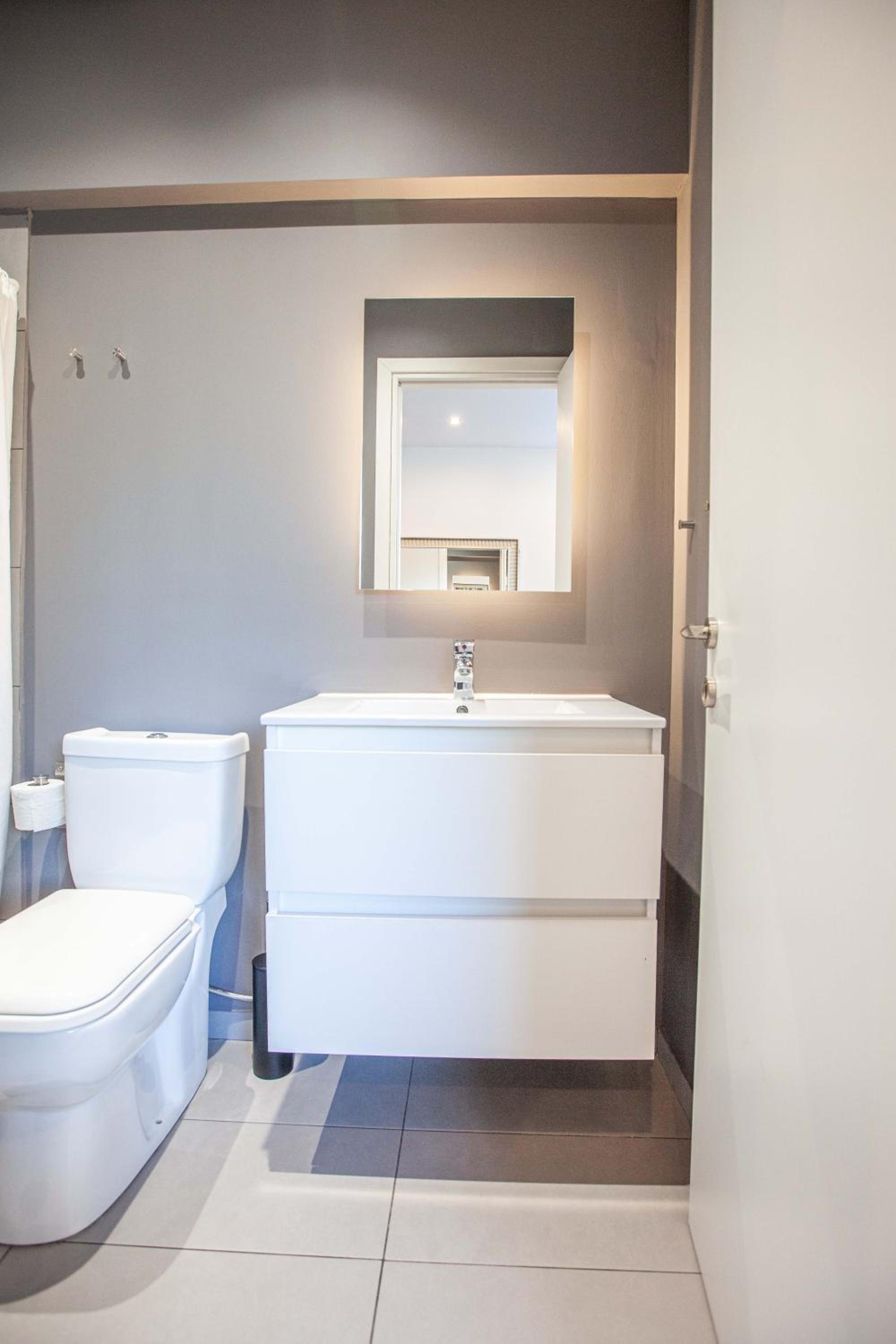 Deluxe Double Room with Balcony - Photo 32