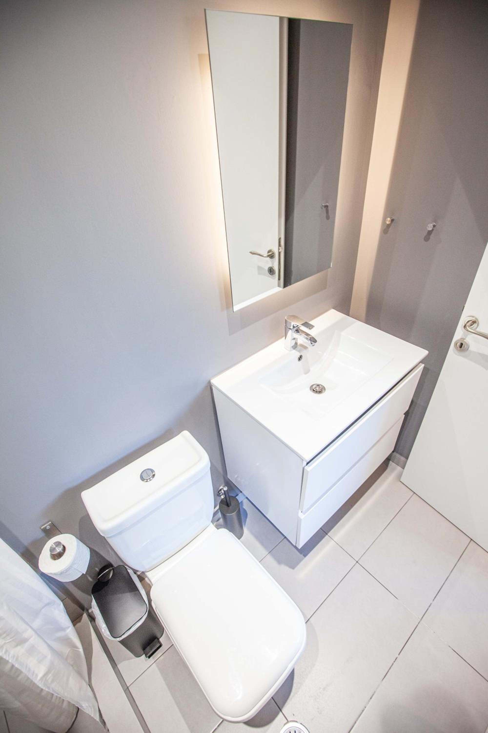 Deluxe Double Room with Balcony - Photo 29