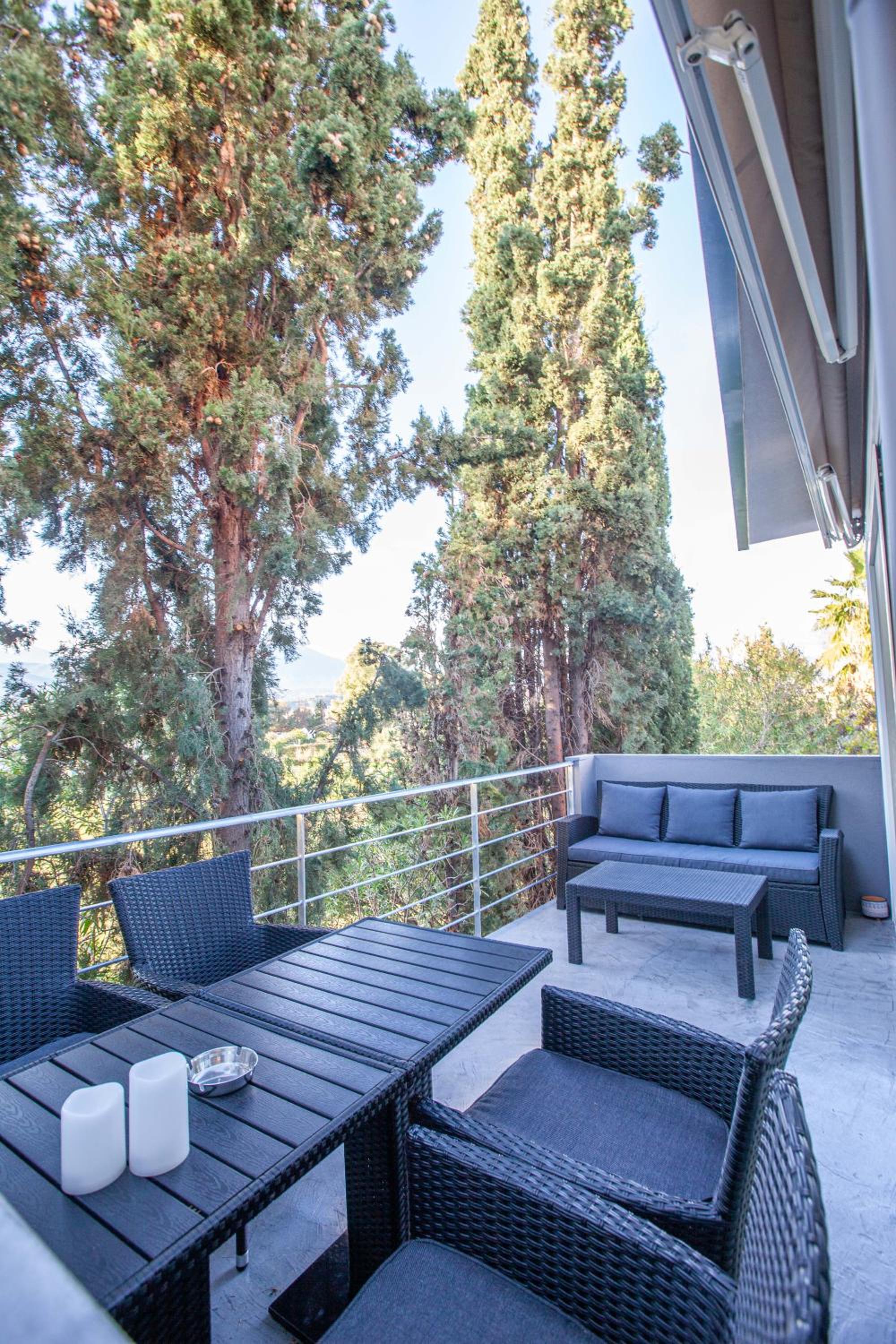 Deluxe Double Room with Balcony - Photo 2