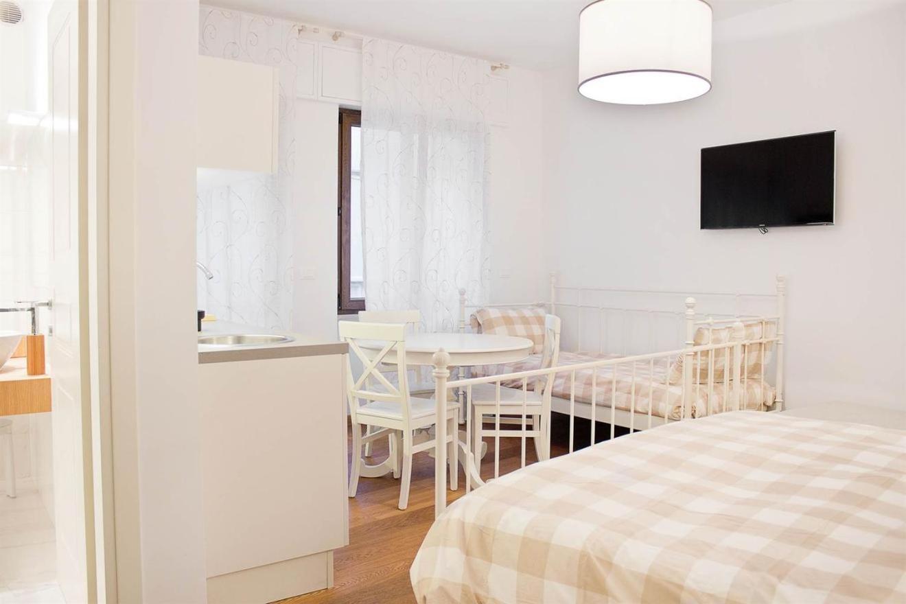 Deluxe Family Room - Photo 2