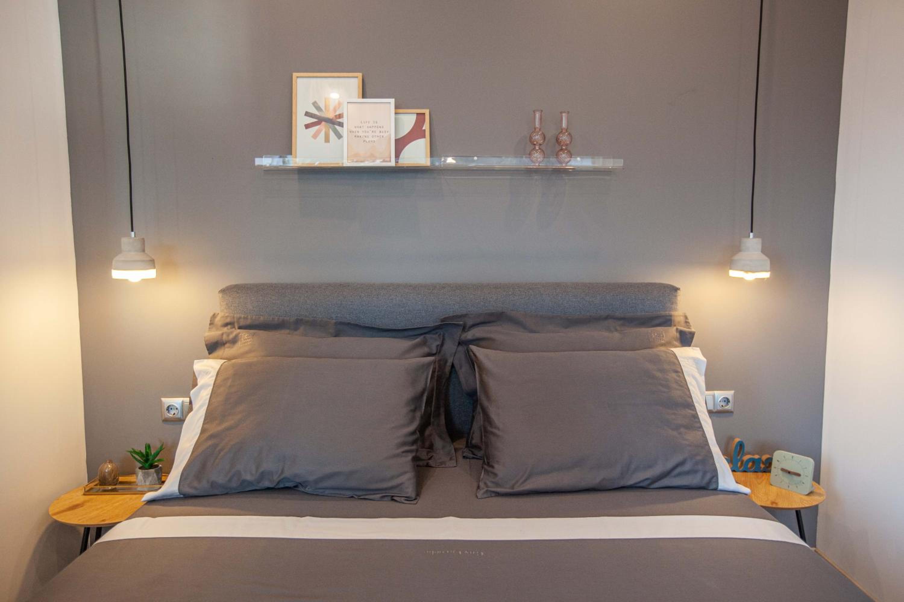 Deluxe Double Room with Balcony - Photo 34