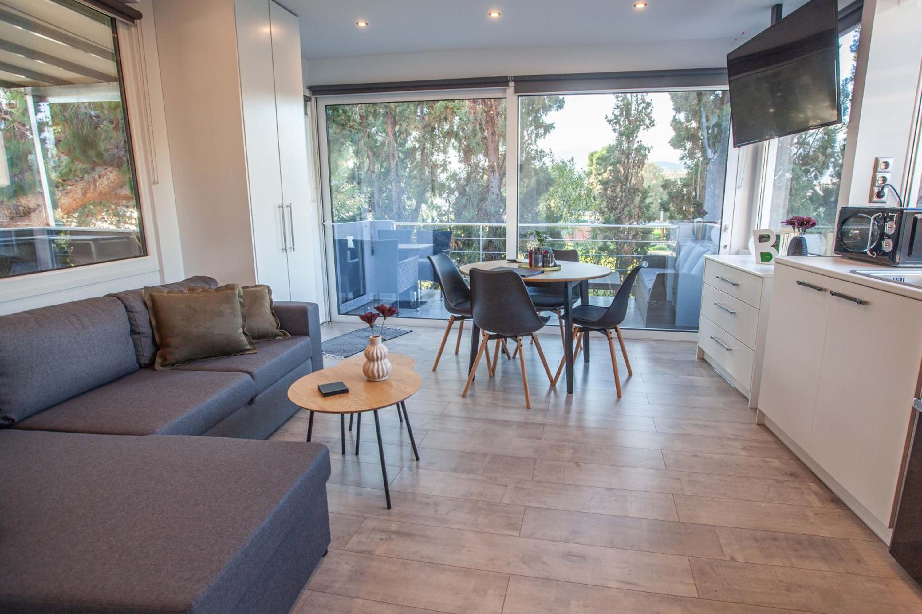 Deluxe Double Room with Balcony - Photo 1