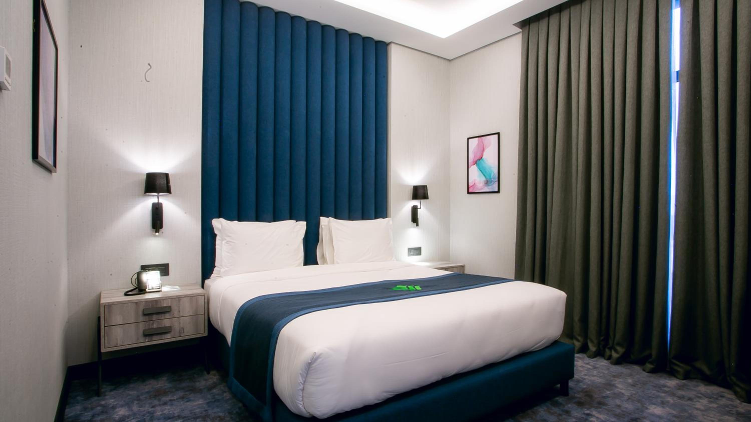 Standard King Room - Non-Smoking - Photo 3