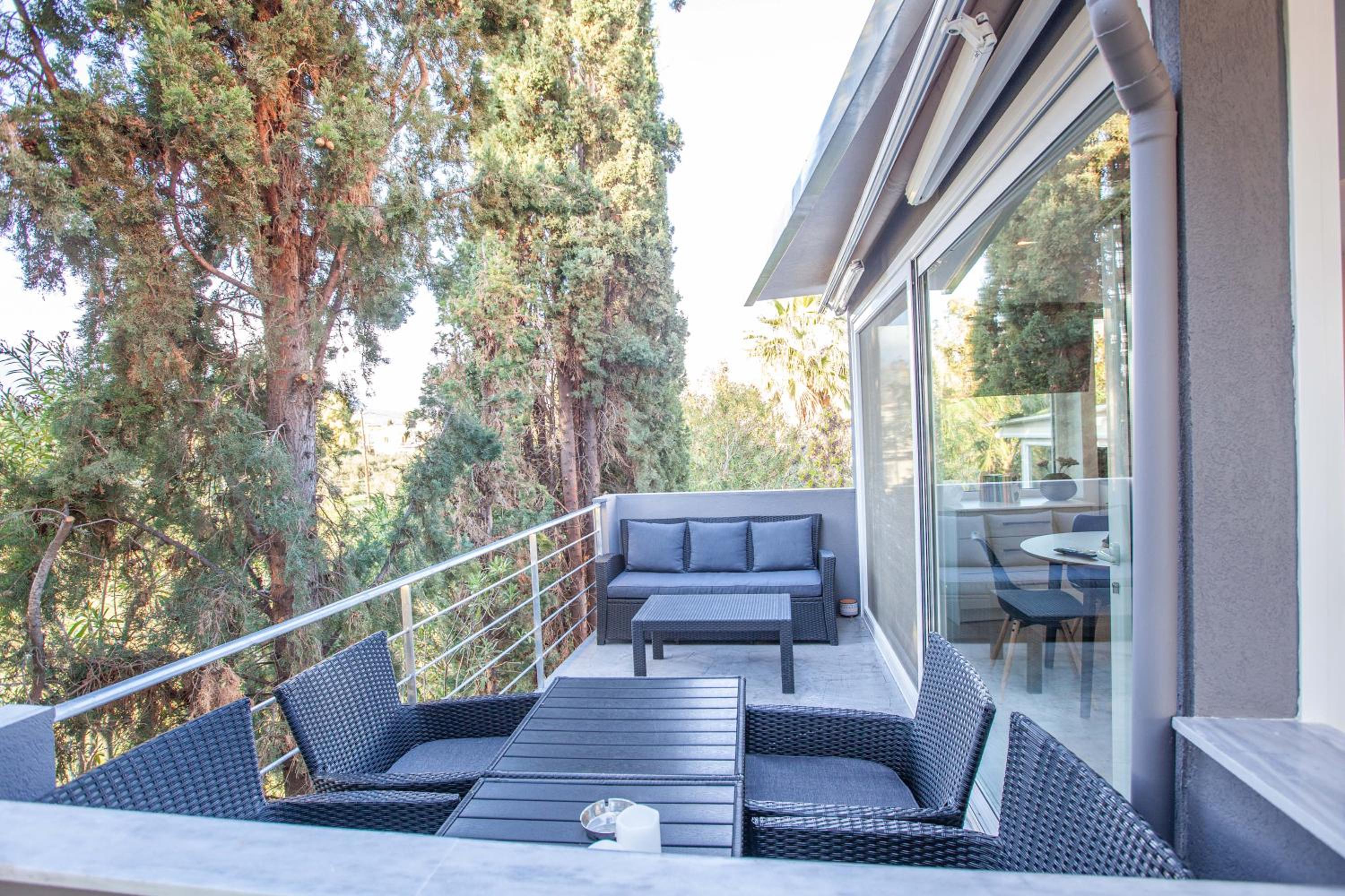 Deluxe Double Room with Balcony - Photo 26