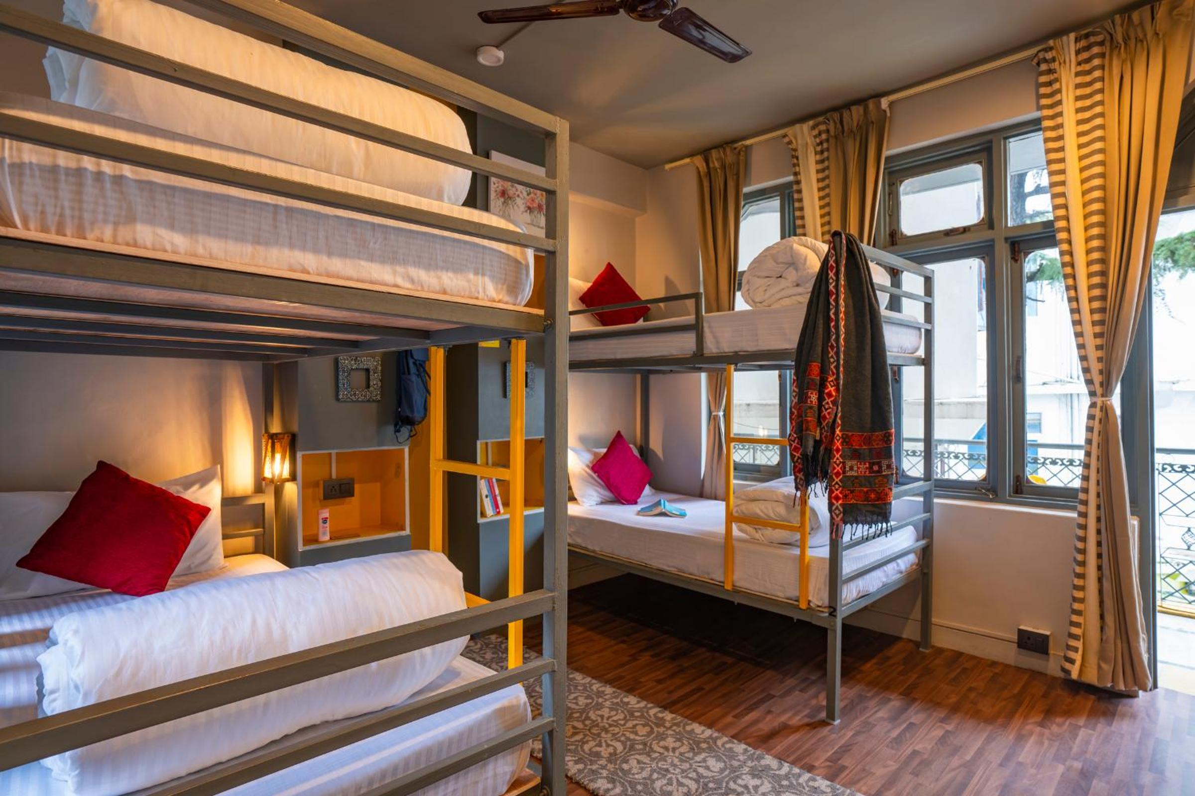 Bed in 8-Bed Mixed Dormitory Room photo 1