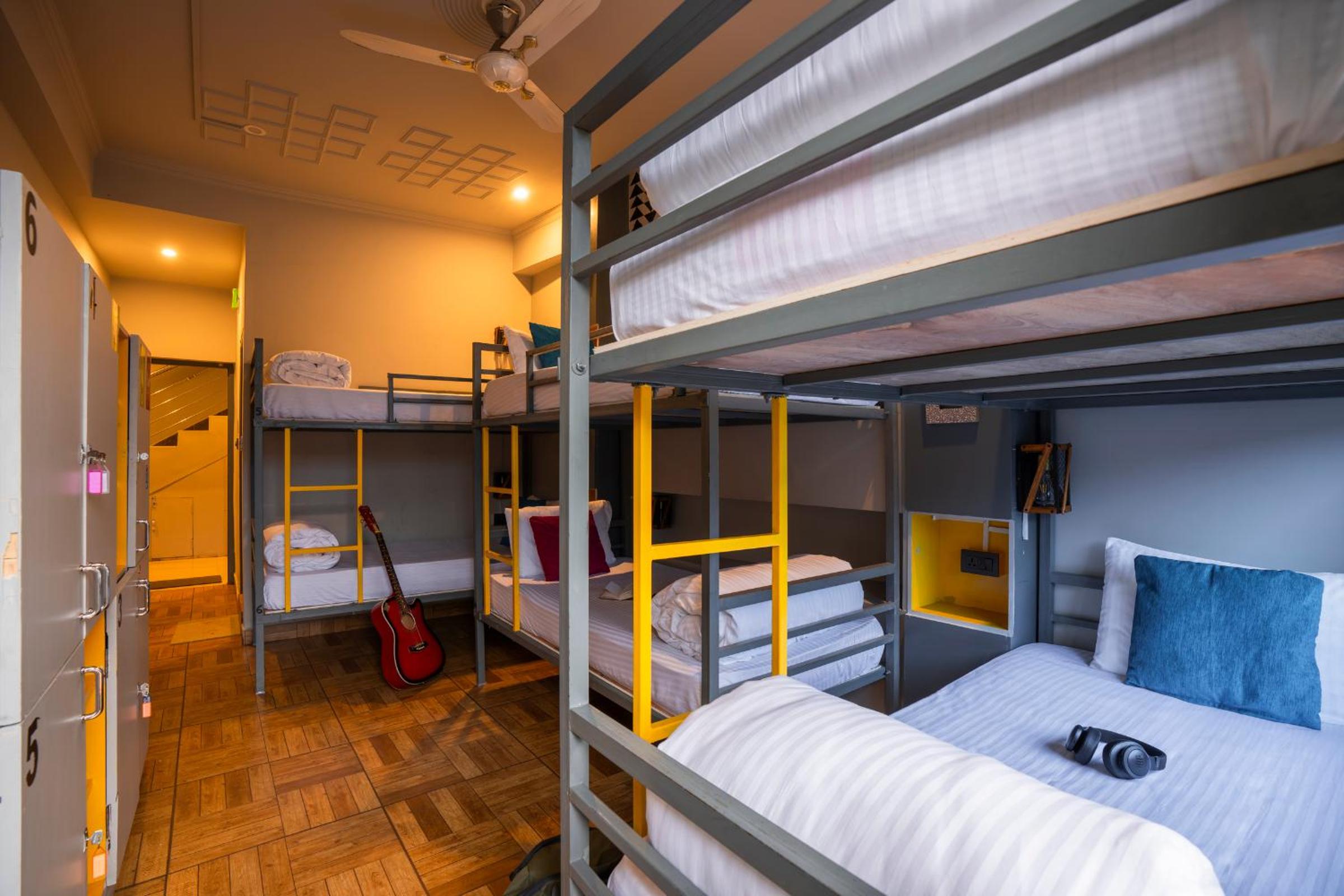 Bed in 6-Bed Mixed Dormitory Room with Balcony photo 1