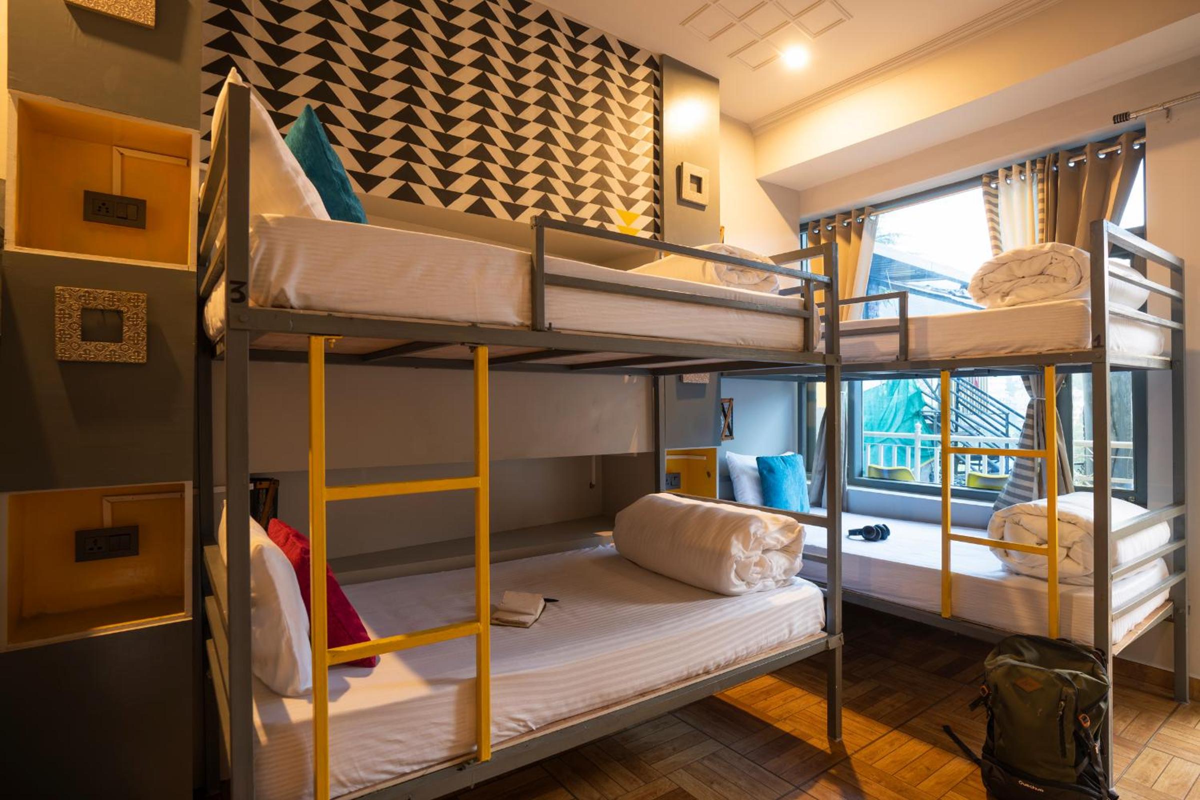 Bed in 6-Bed Mixed Dormitory Room with Balcony photo 2