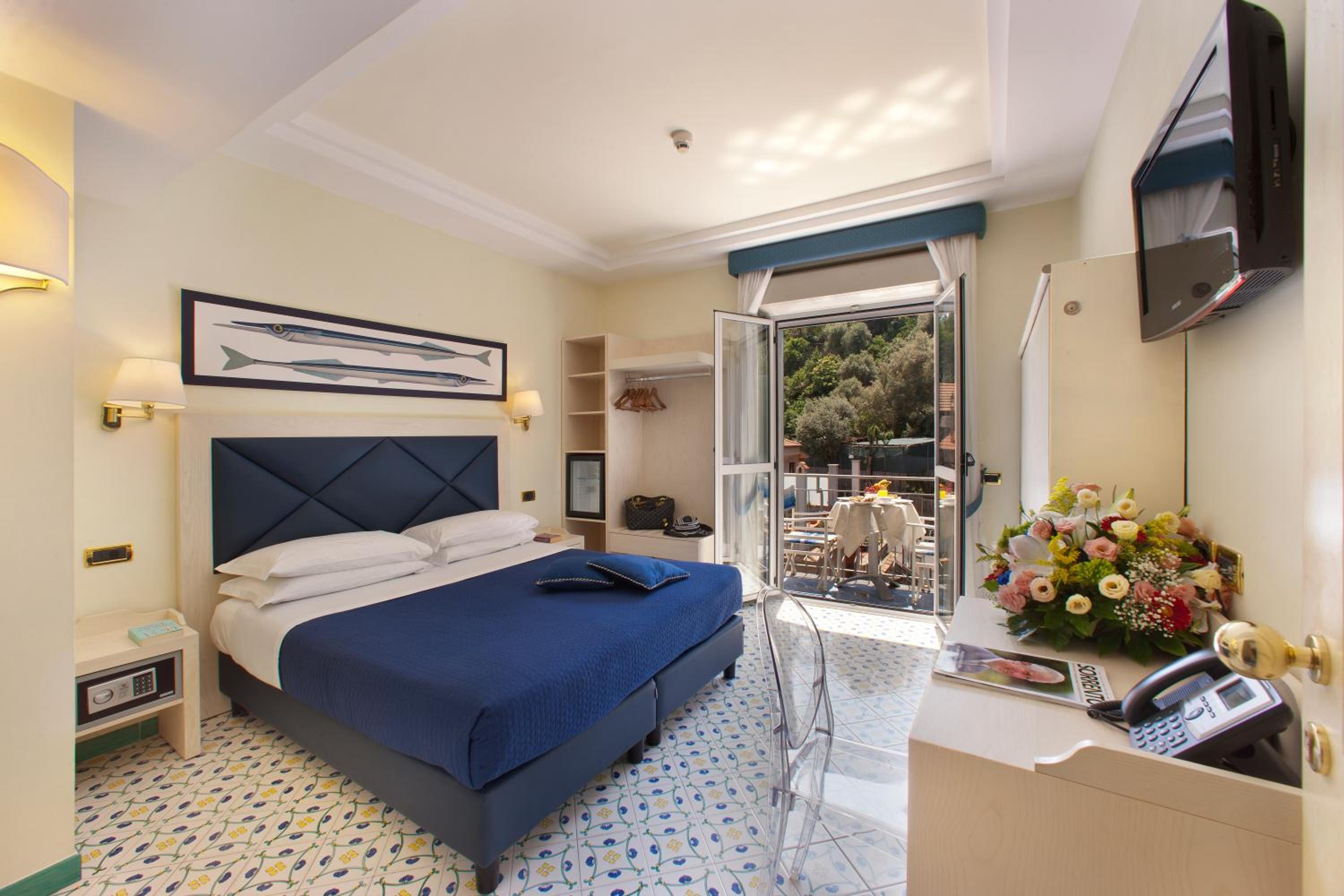 Superior Double Room with Balcony - Photo 5