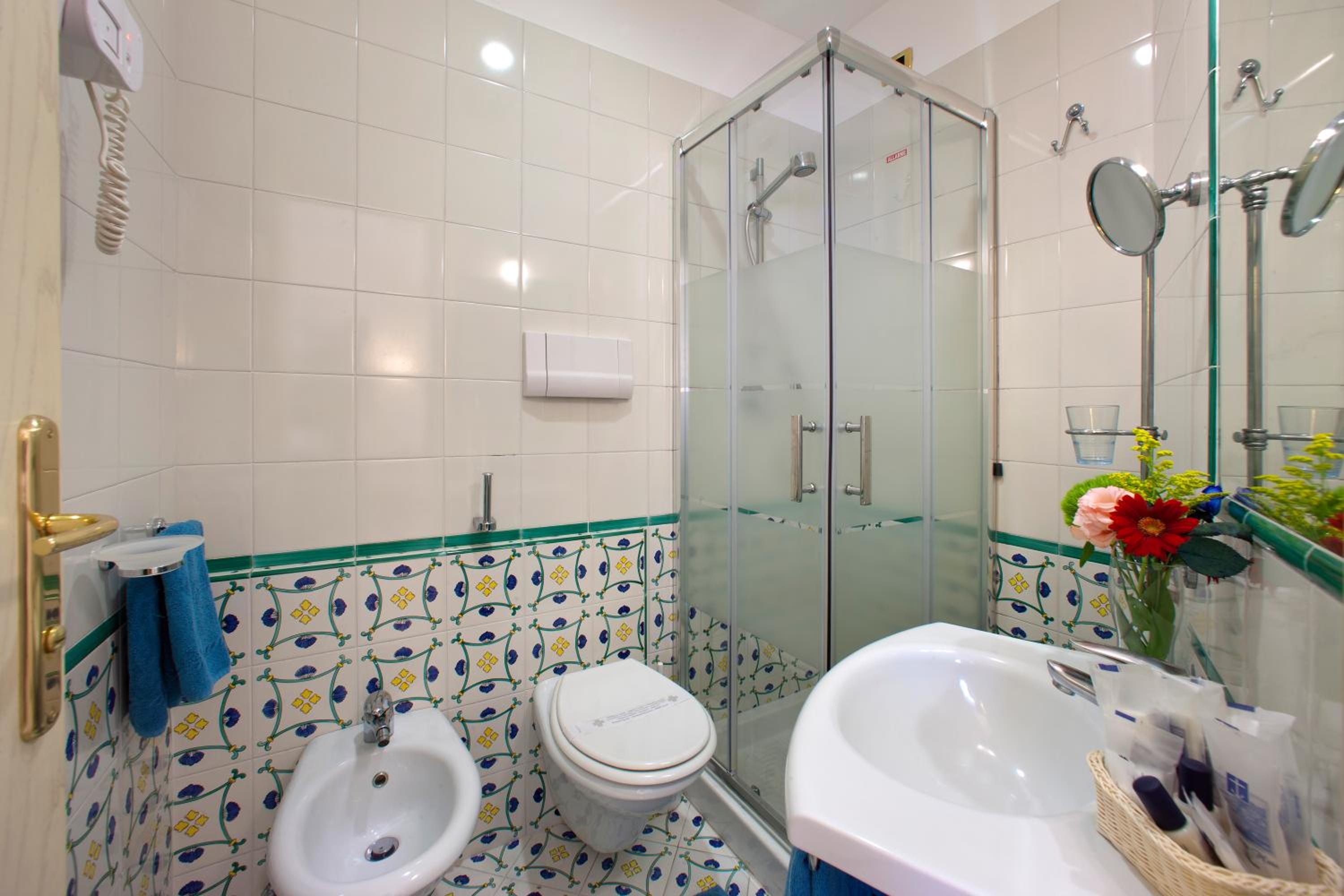 Premium Quadruple Room - Photo 3