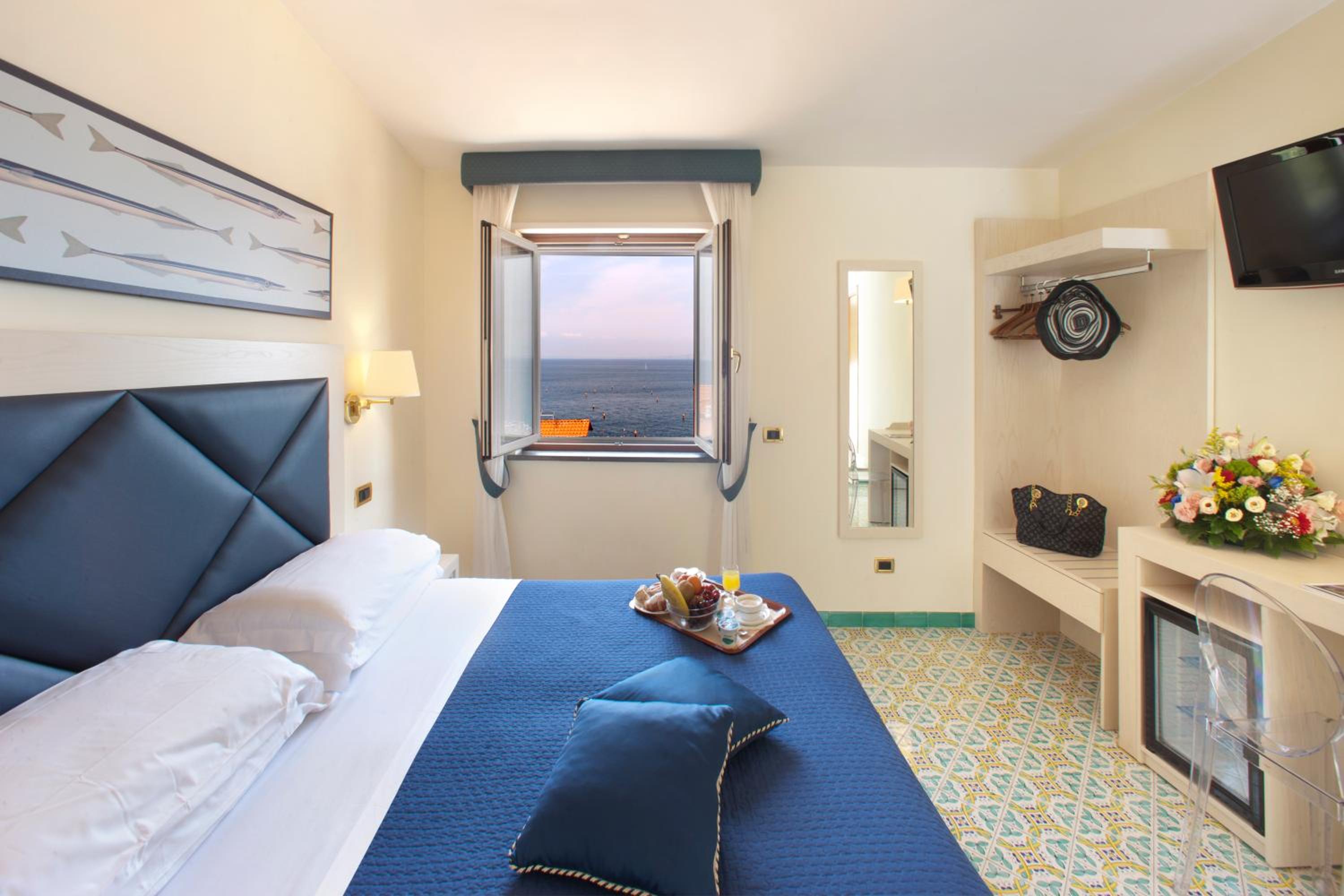 Superior Double Room with Sea View - Photo 1