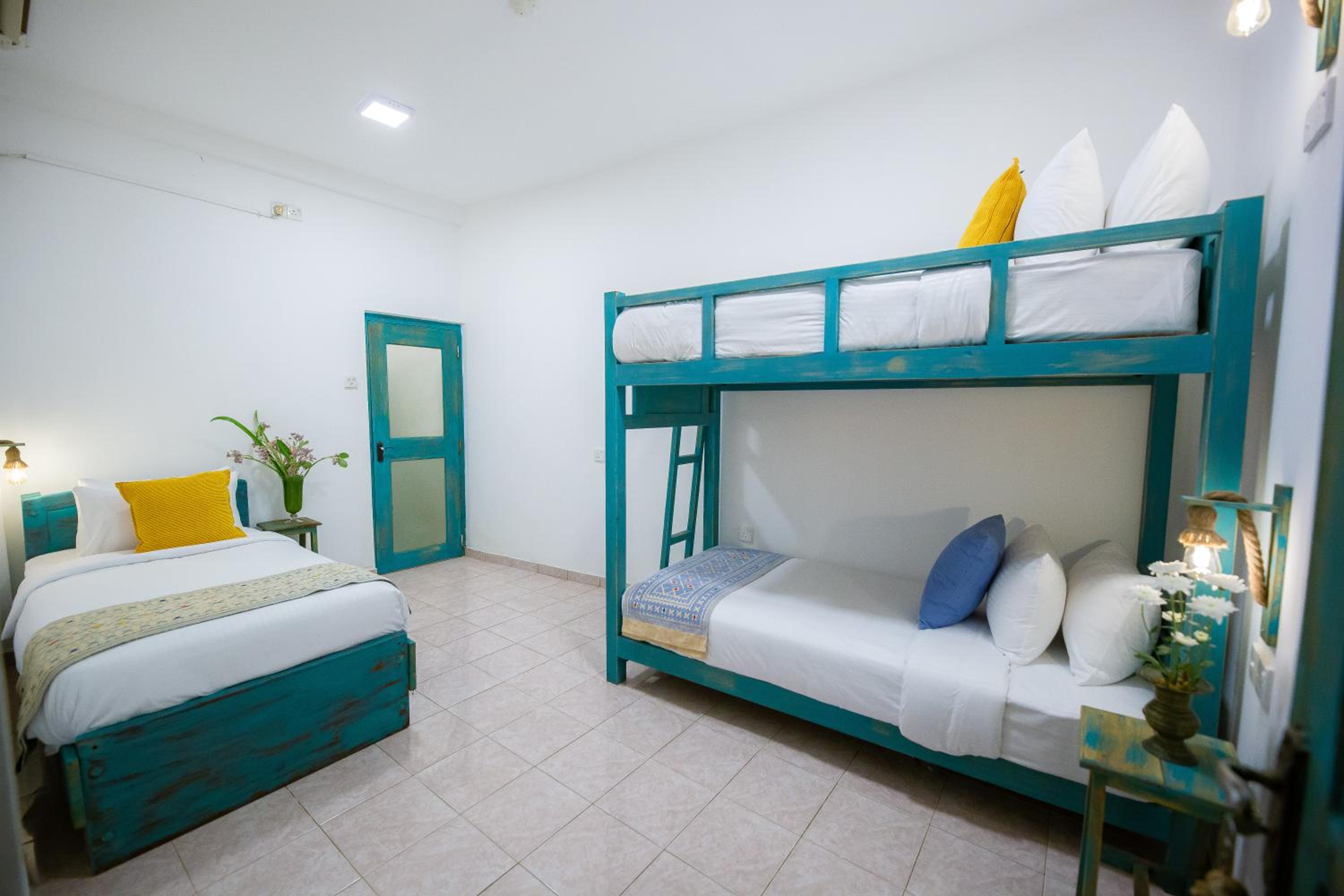 Moi Family Room 