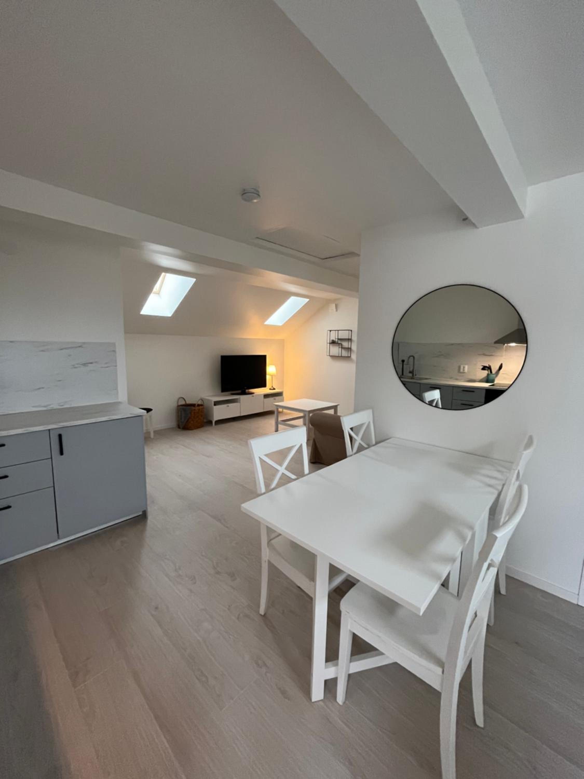 One-Bedroom Apartment photo 3