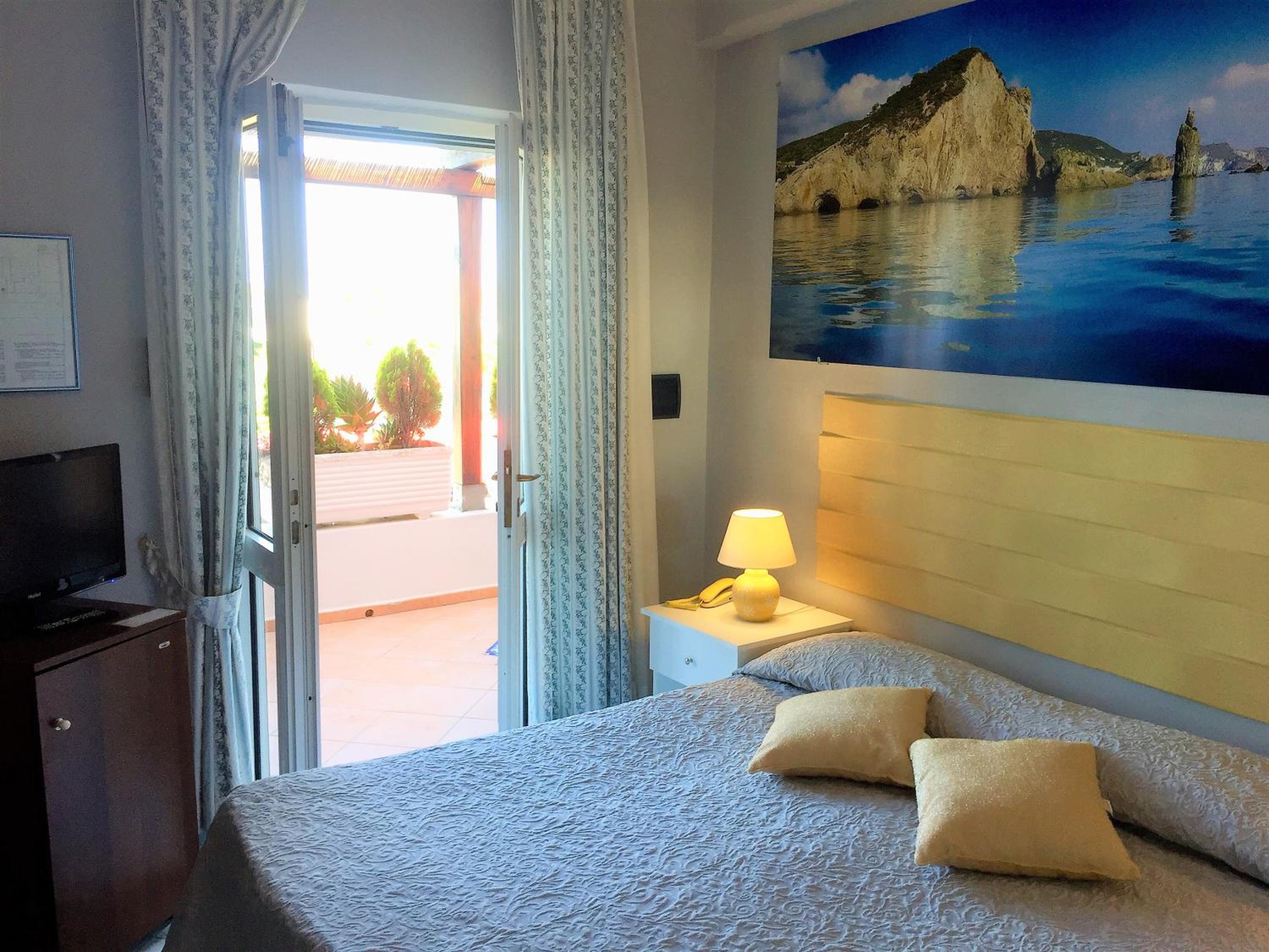 Double Room with Sea View photo 3