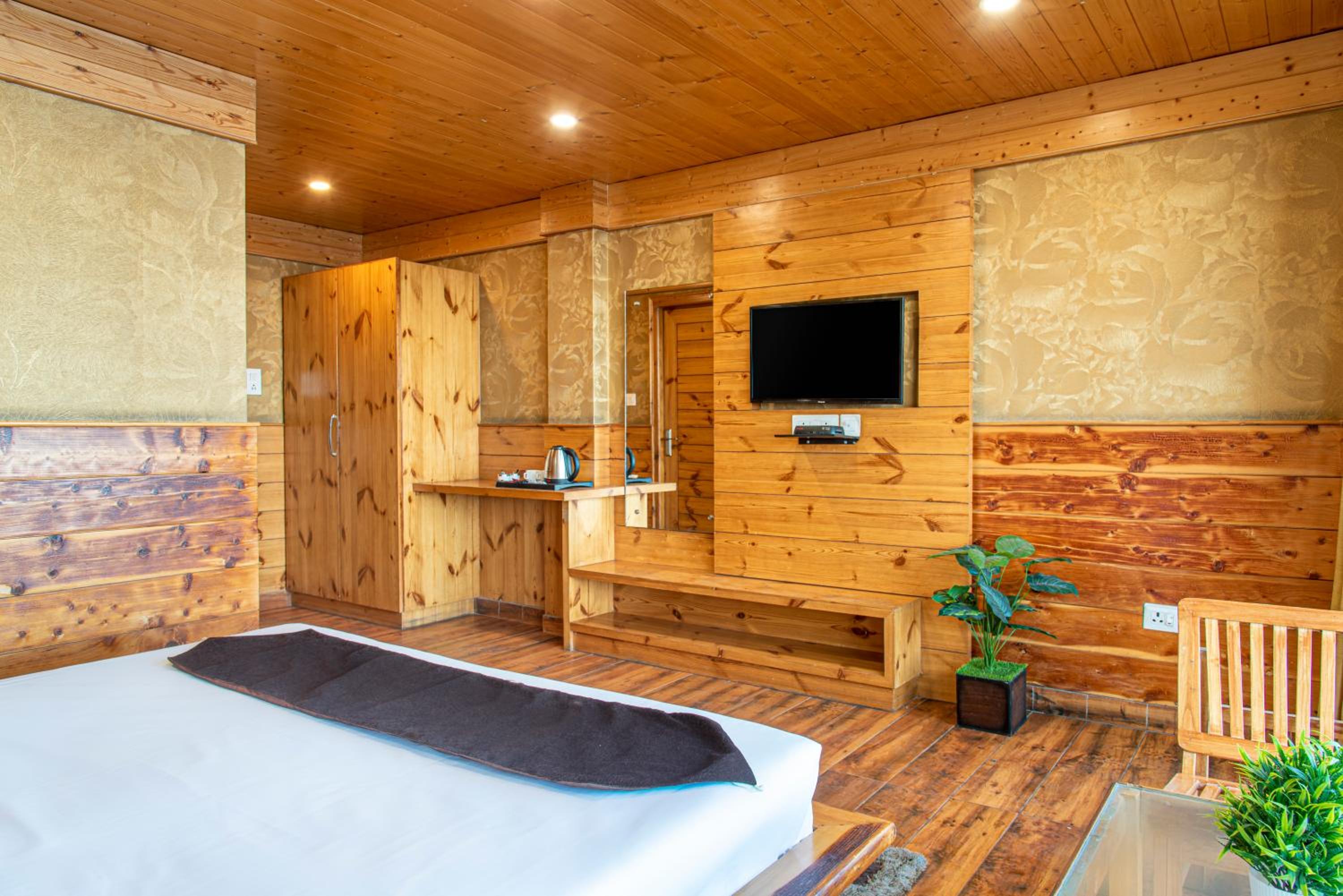 King Suite with Balcony photo 3