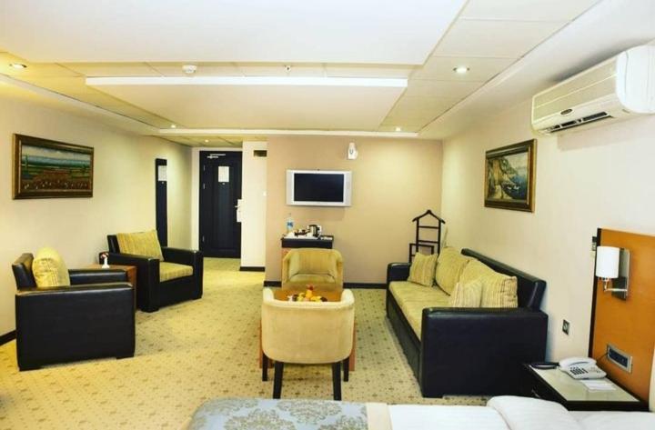 Deluxe Suite photo 1