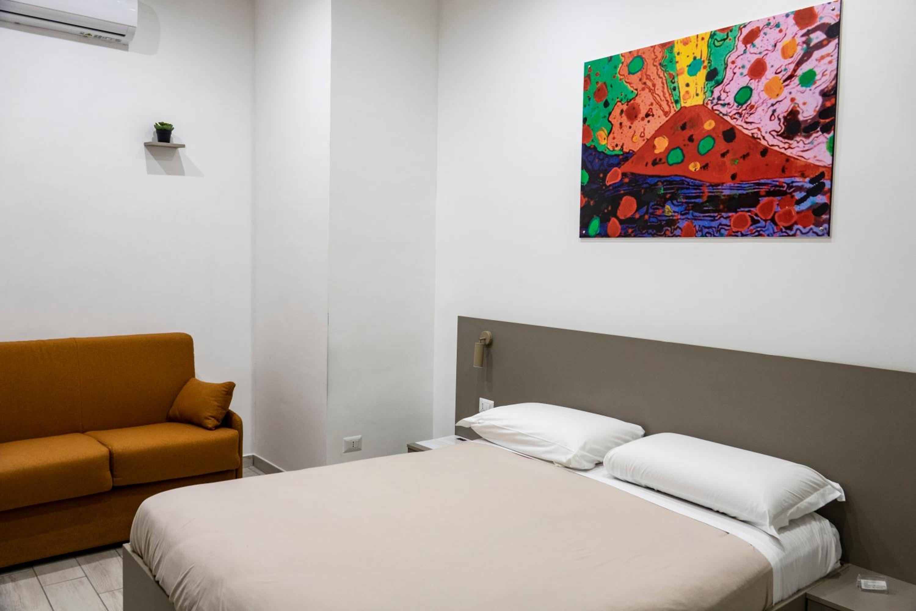 Deluxe Room (2 Adults + 1 Child)