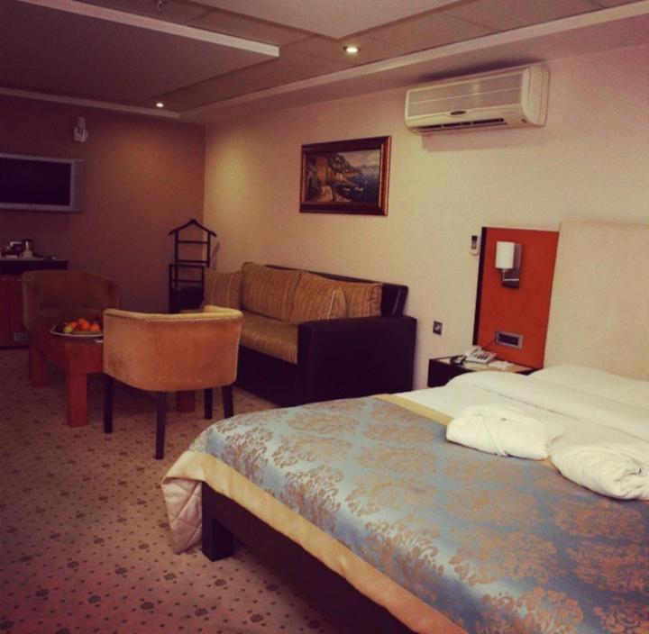 Deluxe Suite photo 2