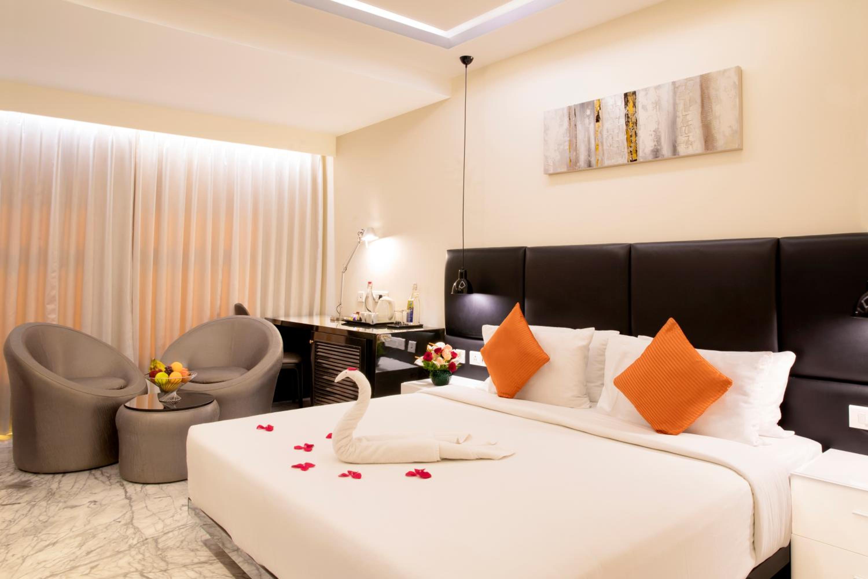 Deluxe King Room photo 1